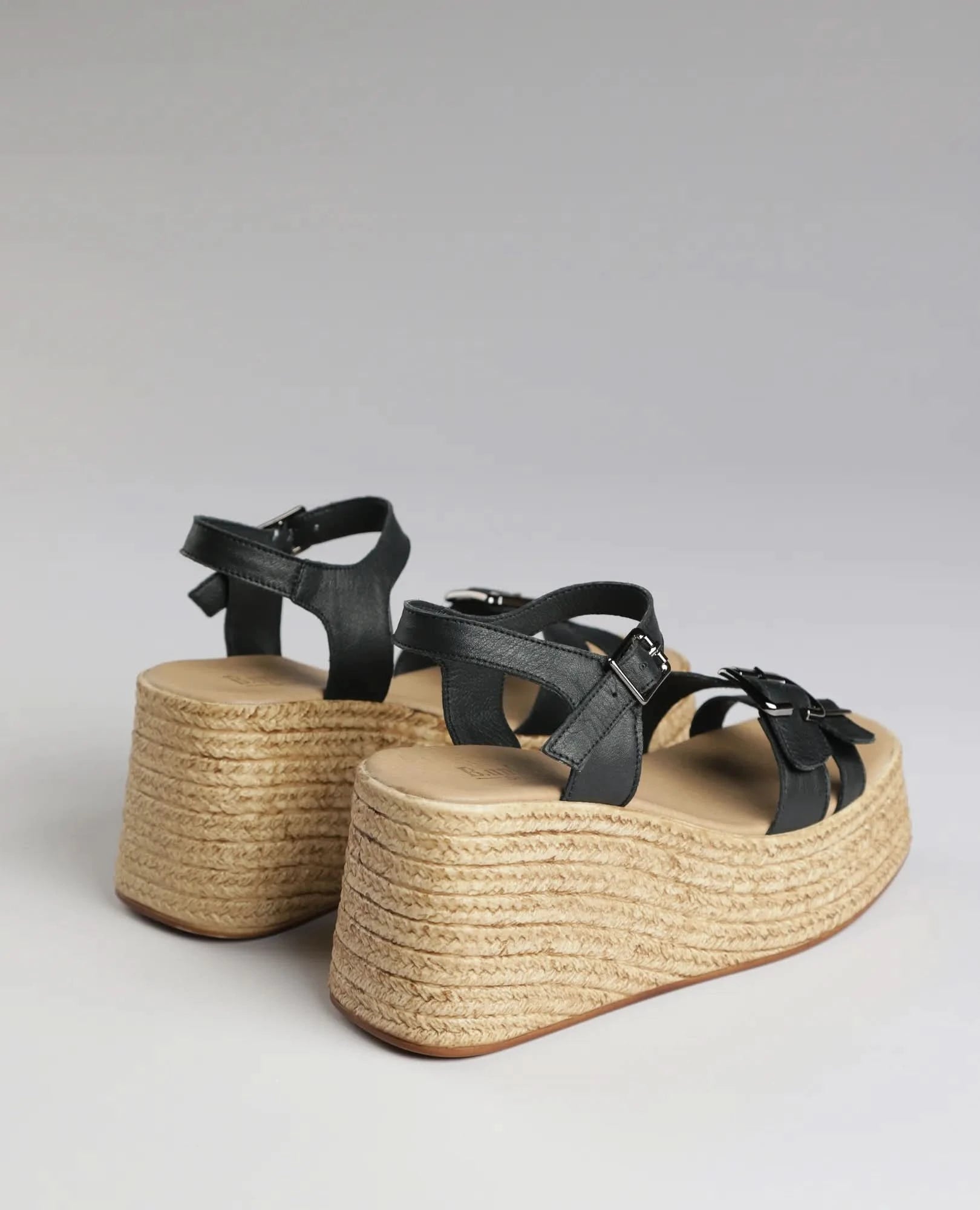 סנדלי פלטפורמה - גווינת' - B Unique