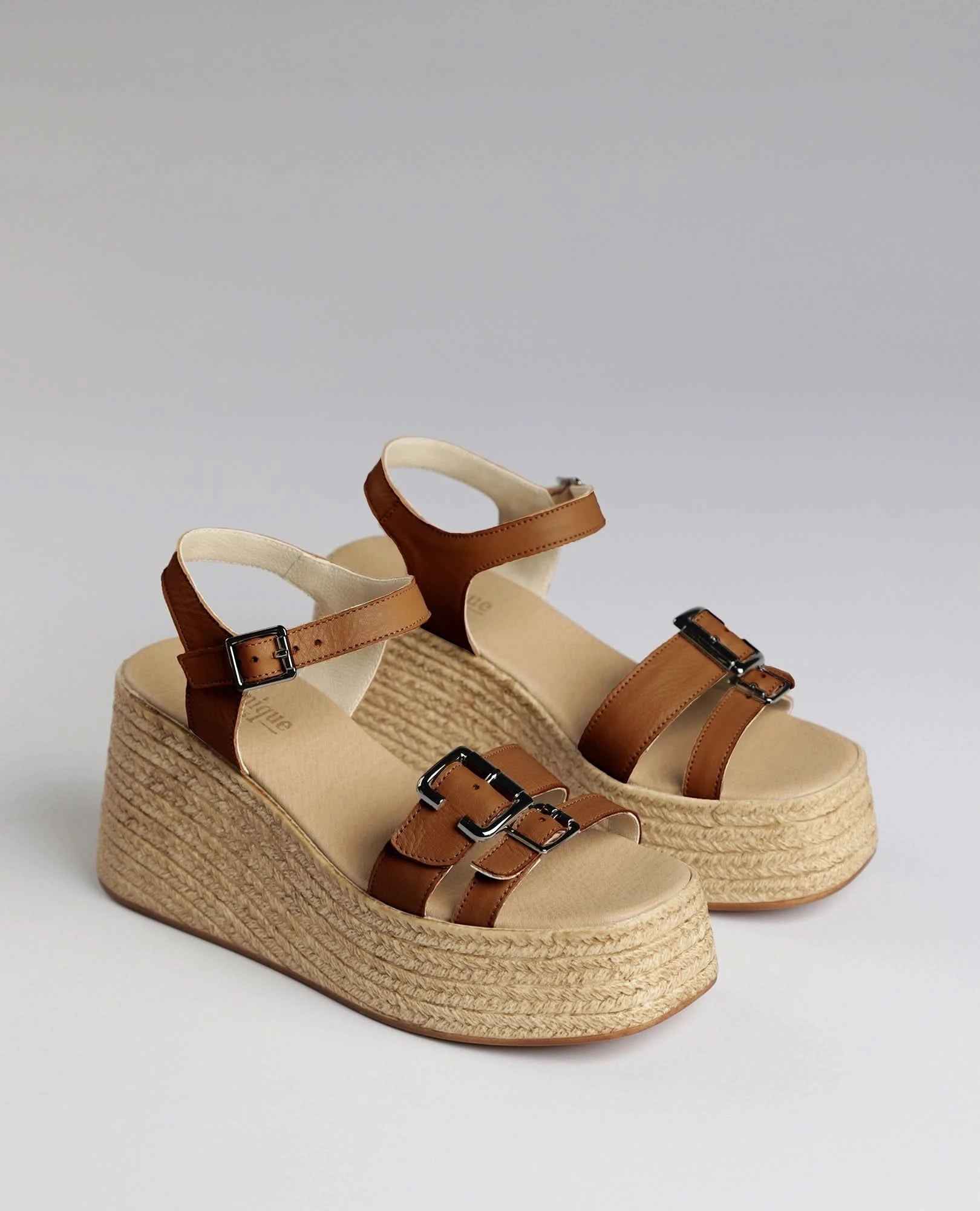 סנדלי פלטפורמה - גווינת' - B Unique - סנדלים