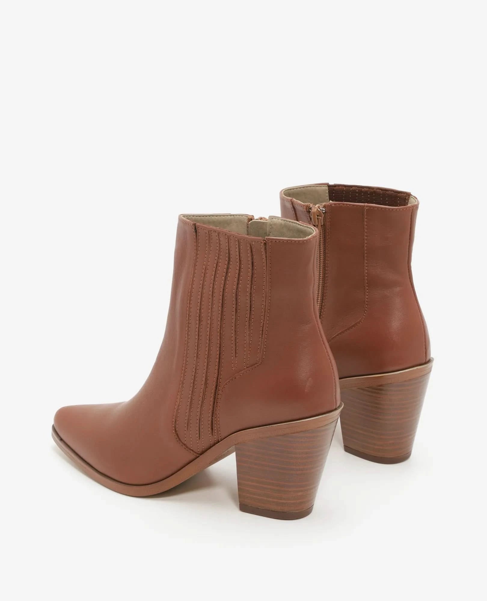 מגפוני עקב מעור איכותי דגם אפריל | מגפונים לנשים | בי יוניק