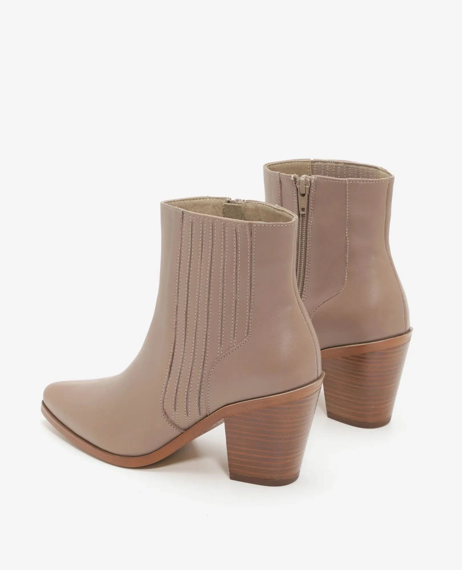 מגפוני עקב מעור איכותי דגם אפריל | מגפונים לנשים | בי יוניק