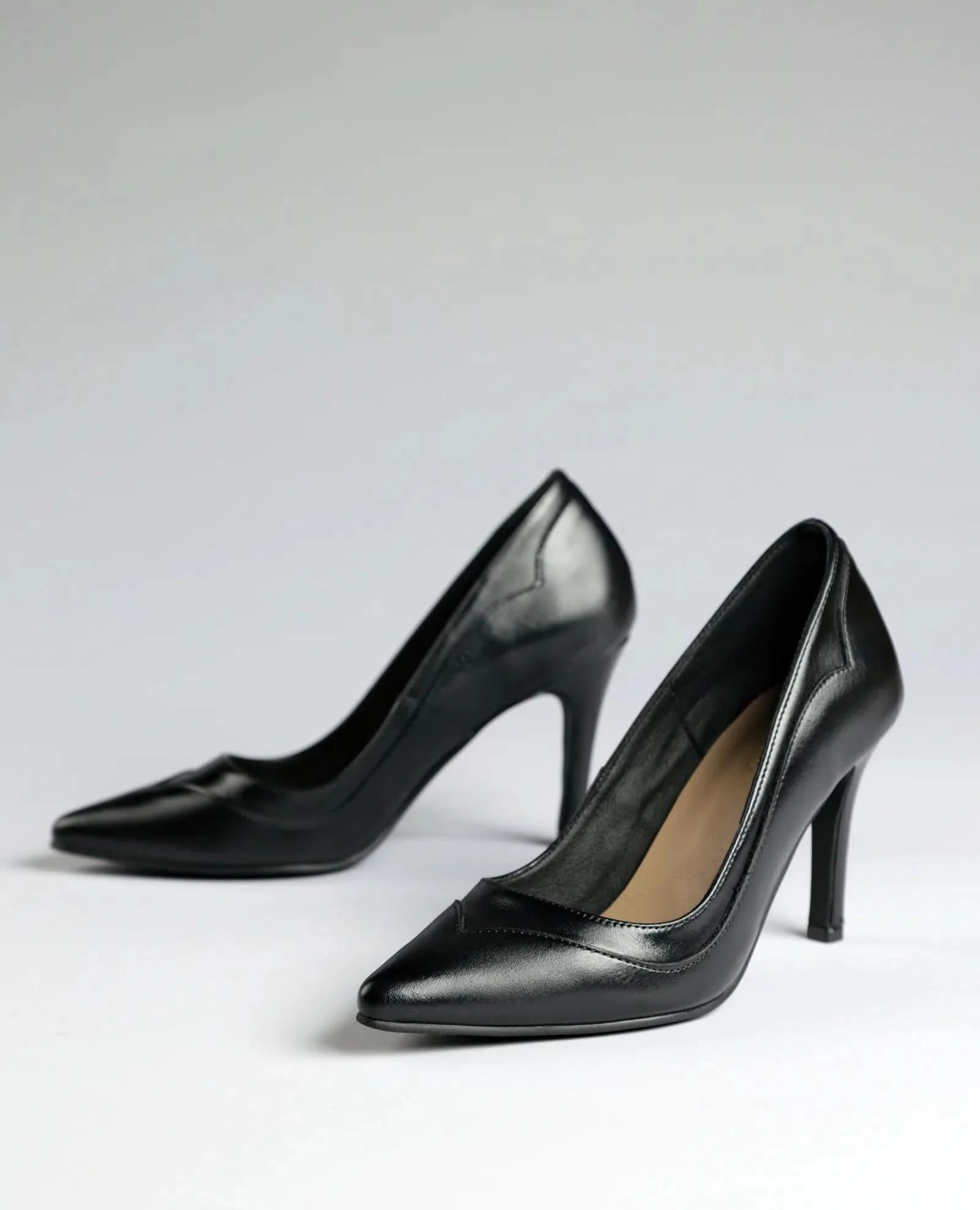 נעלי עקב שפיץ - נינה - B Unique