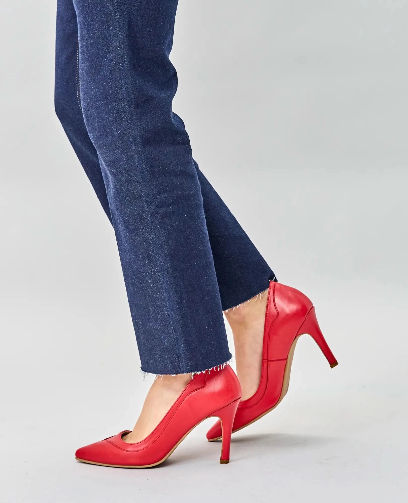 נעלי עקב שפיץ - נינה - B Unique