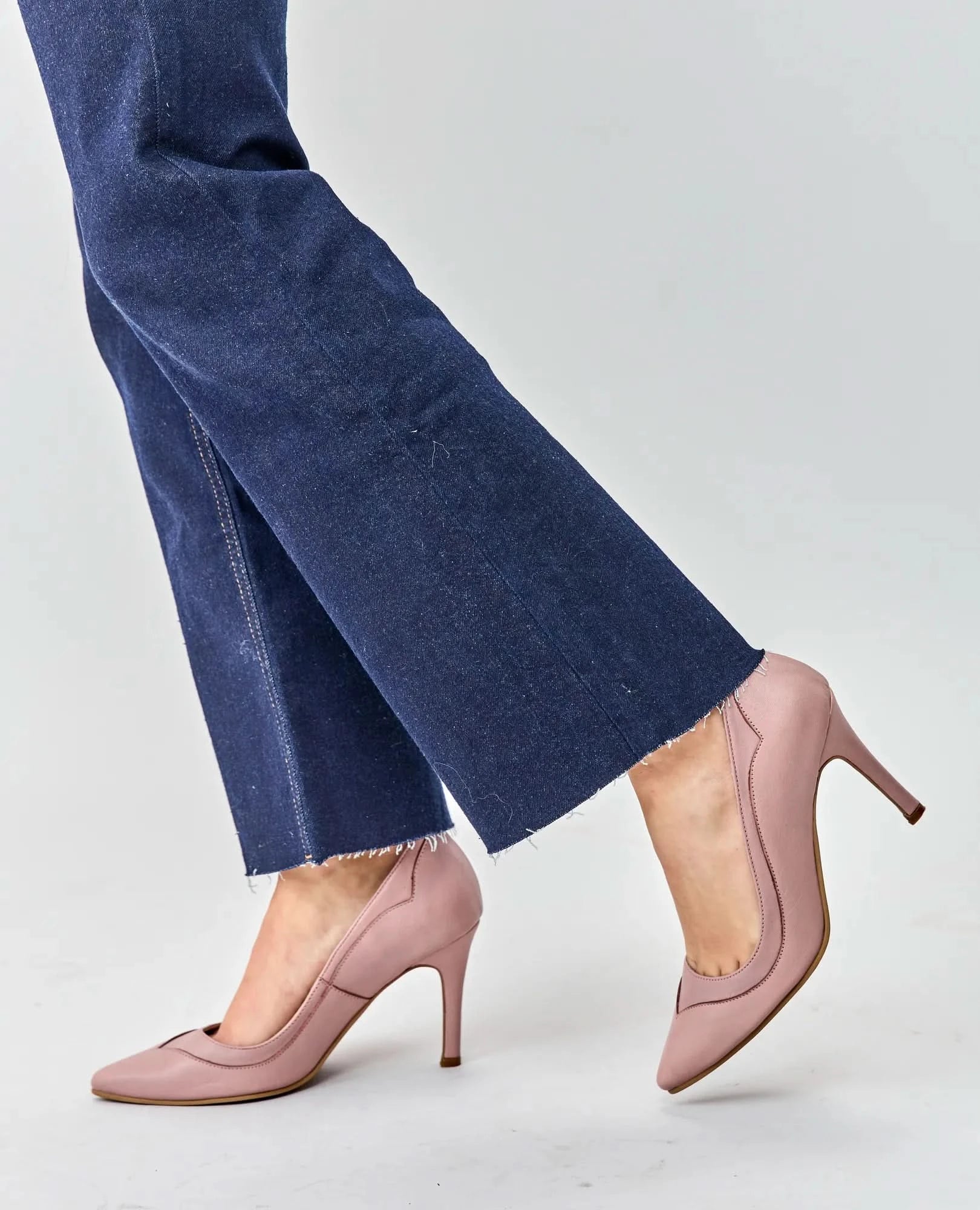 נעלי עקב שפיץ - נינה - B Unique