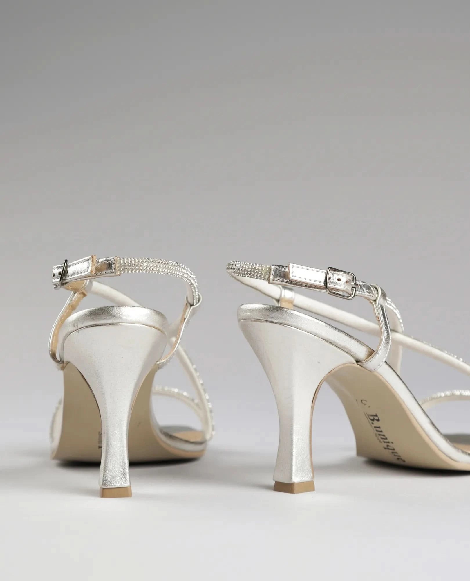 סנדלי עקב - סבינה - B Unique