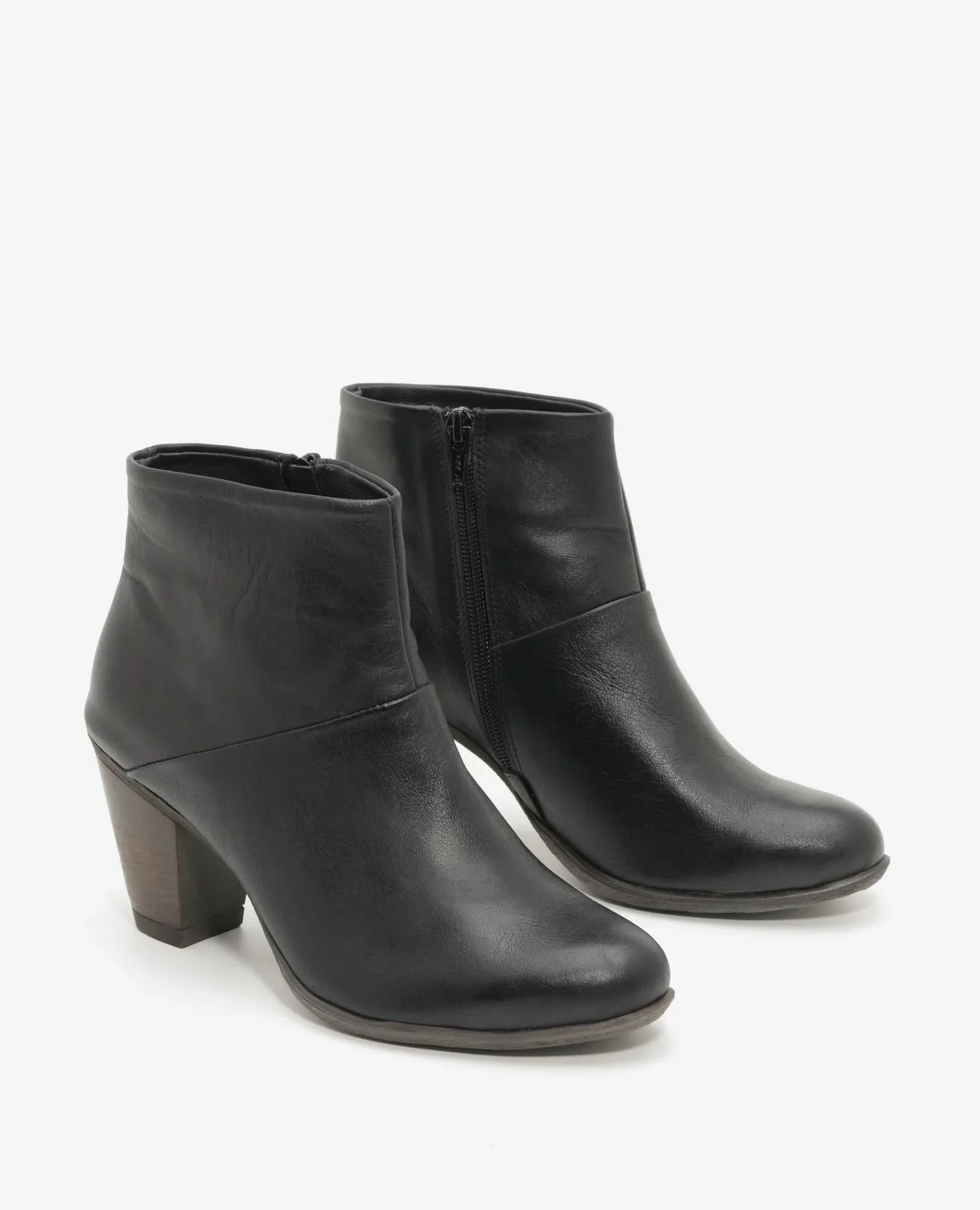 מגפוני עקב קלאסיים מעור איכותי דגם דנה | מגפונים לנשים בי יוניק