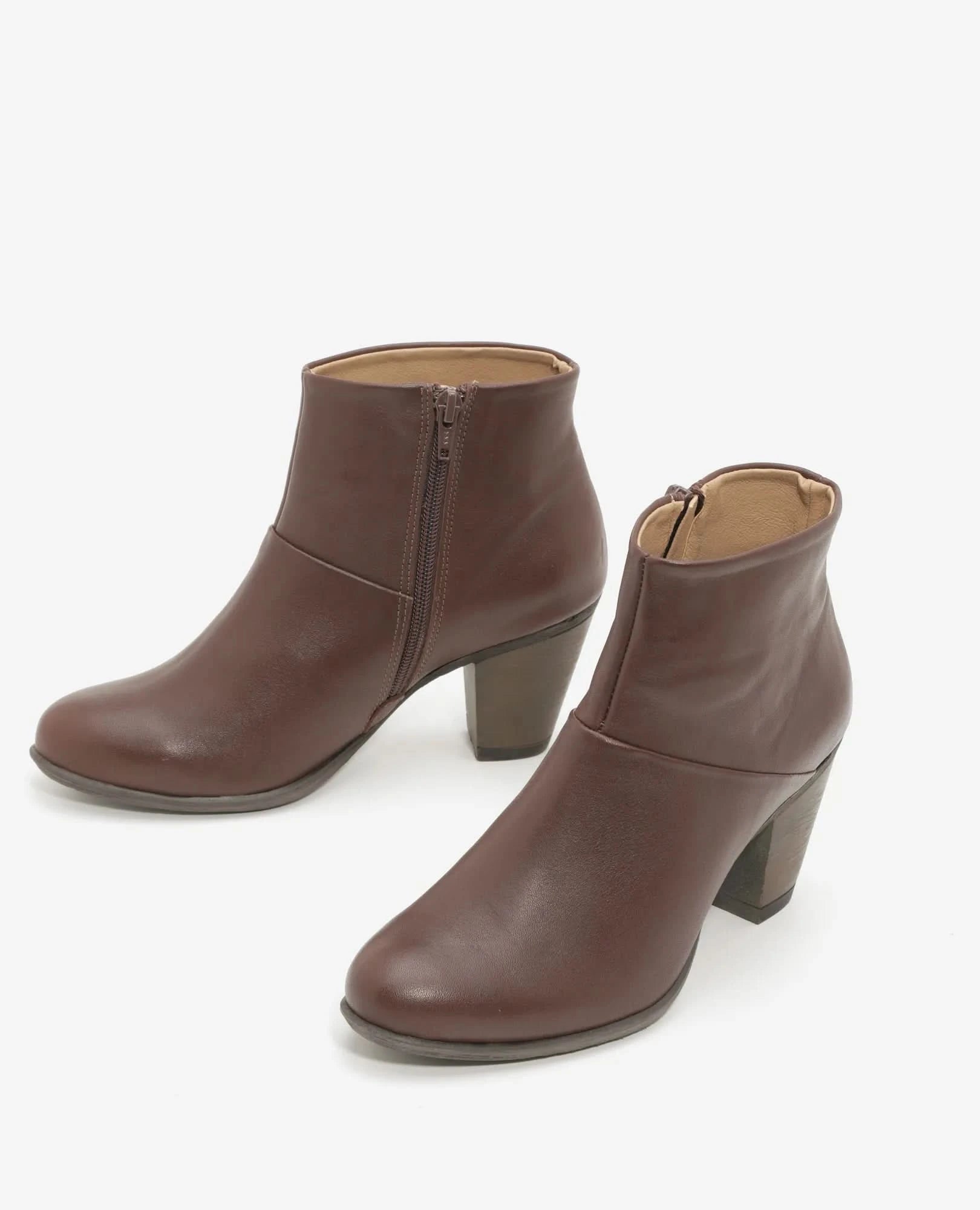 מגפוני עקב קלאסיים מעור איכותי דגם דנה | מגפונים לנשים בי יוניק