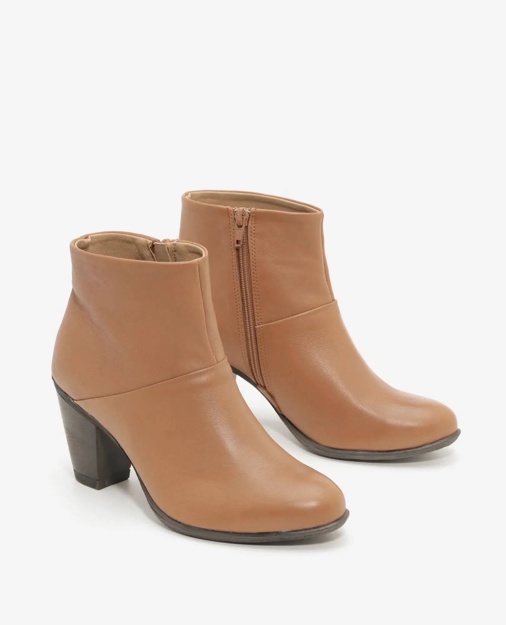 מגפוני עקב קלאסיים מעור איכותי דגם דנה | מגפונים לנשים בי יוניק