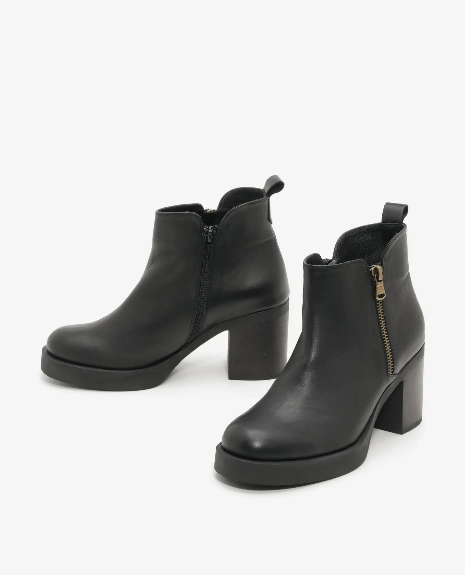 מגפוני עקב- קטי - B Unique