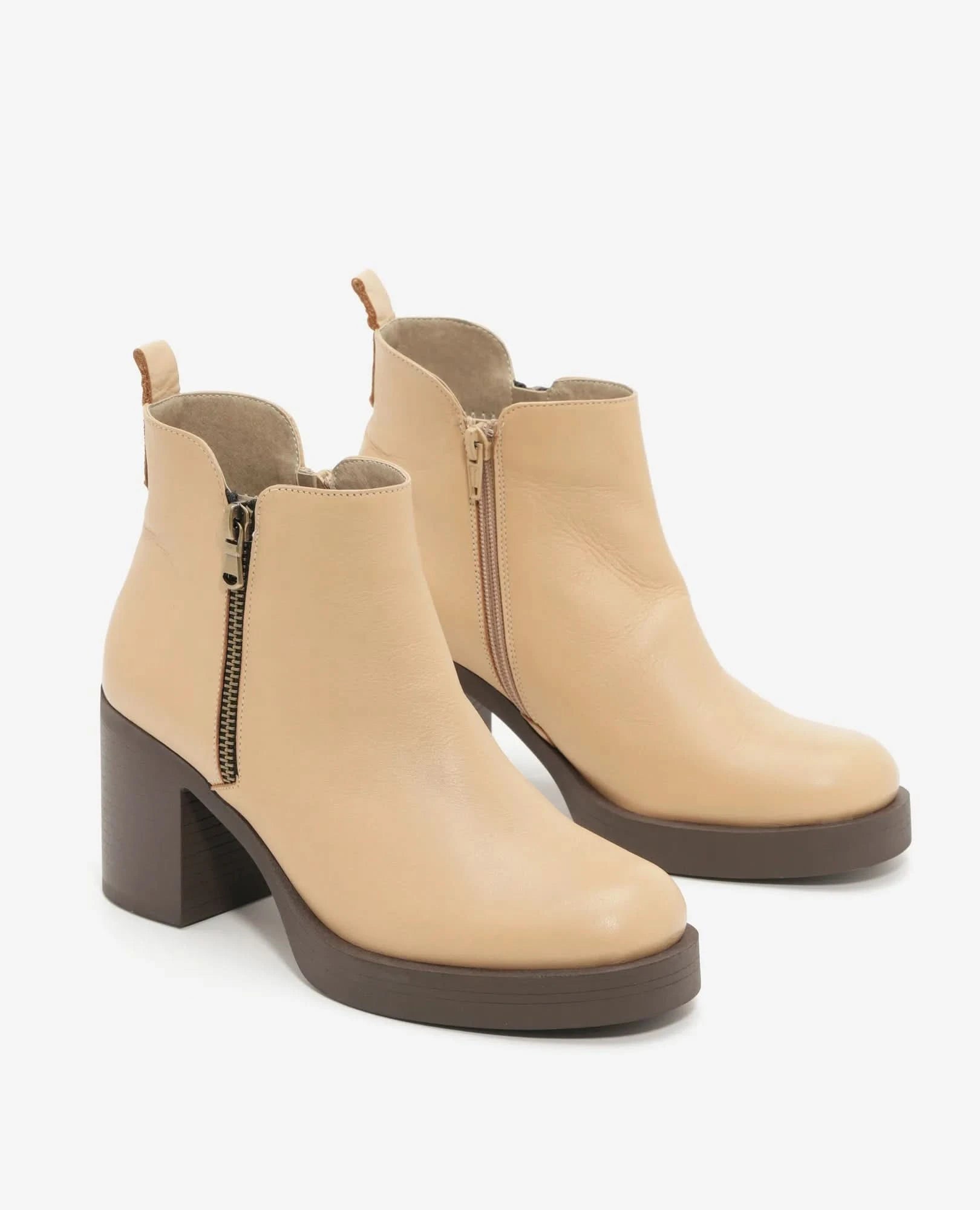 מגפוני עקב- קטי - B Unique