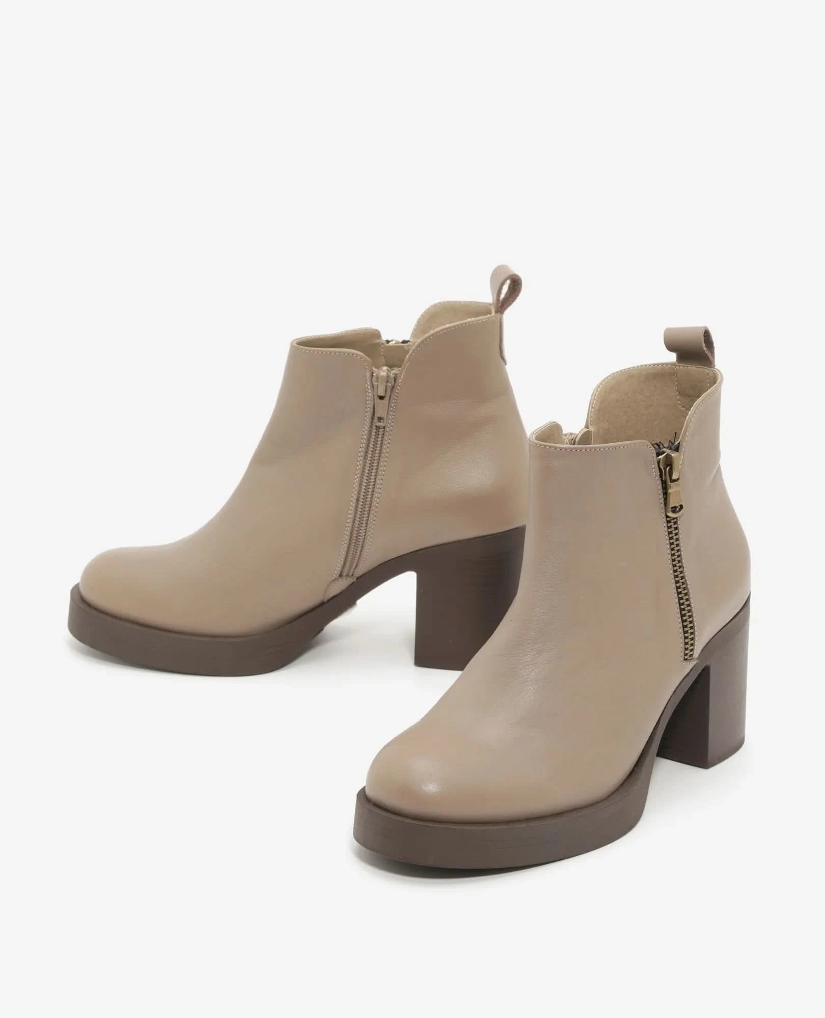 מגפוני עקב- קטי - B Unique