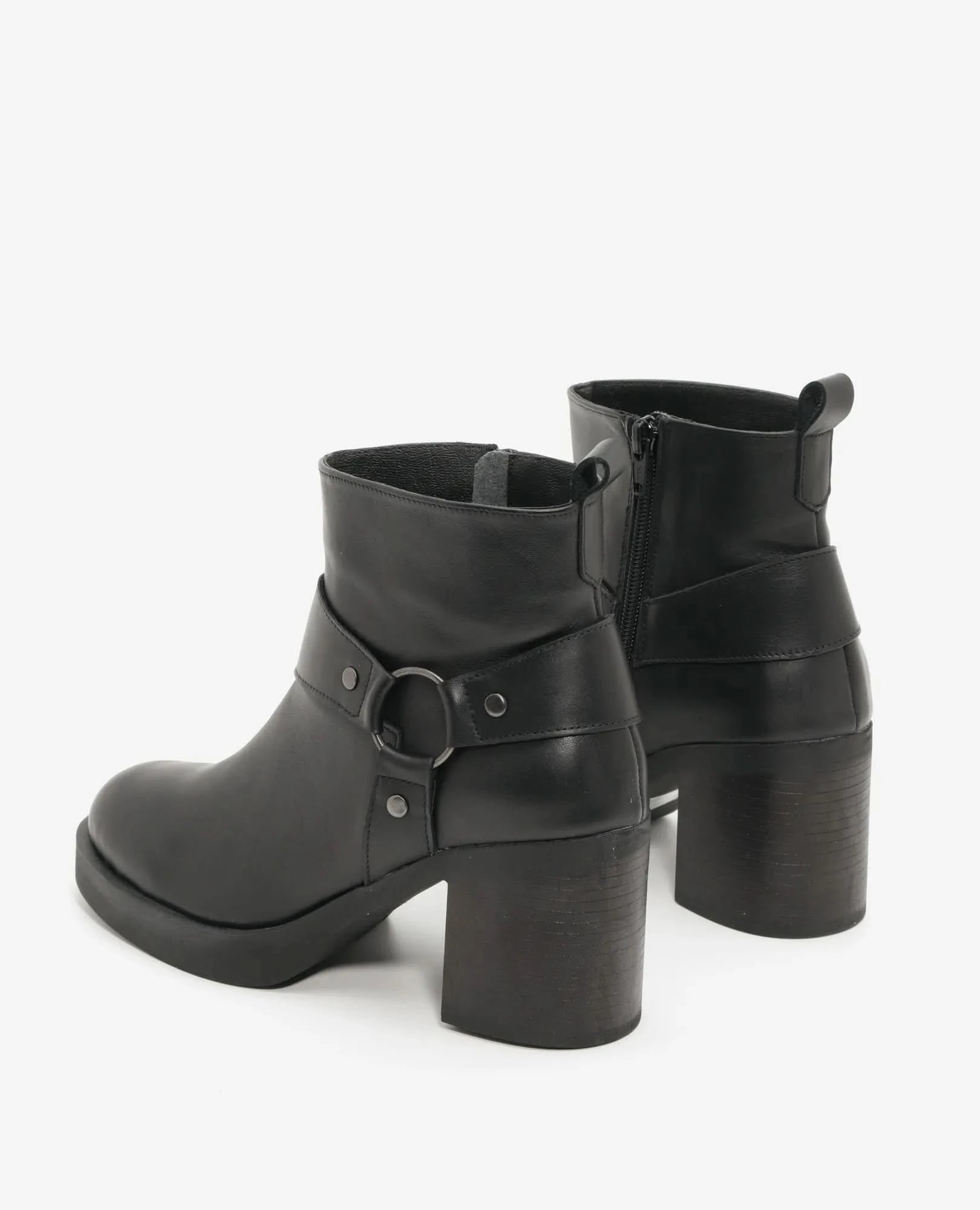 מגפוני עקב מעור דגם רז | מגפונים לנשים בחנויות ובאתר בי יוניק