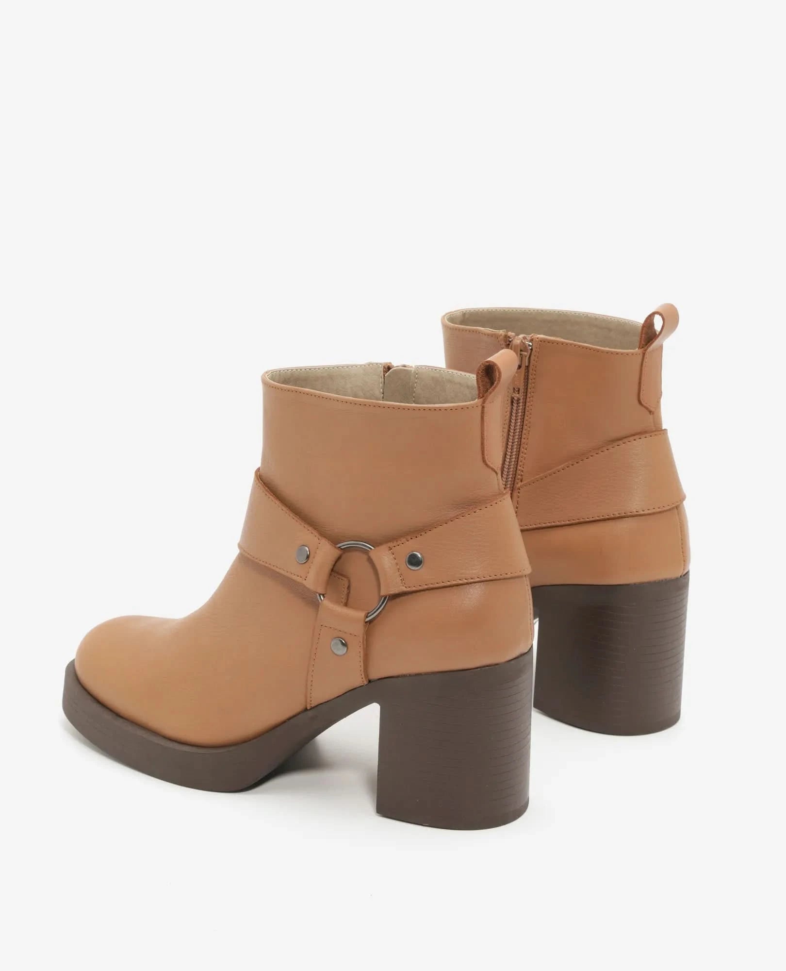 מגפוני עקב מעור דגם רז | מגפונים לנשים בחנויות ובאתר בי יוניק