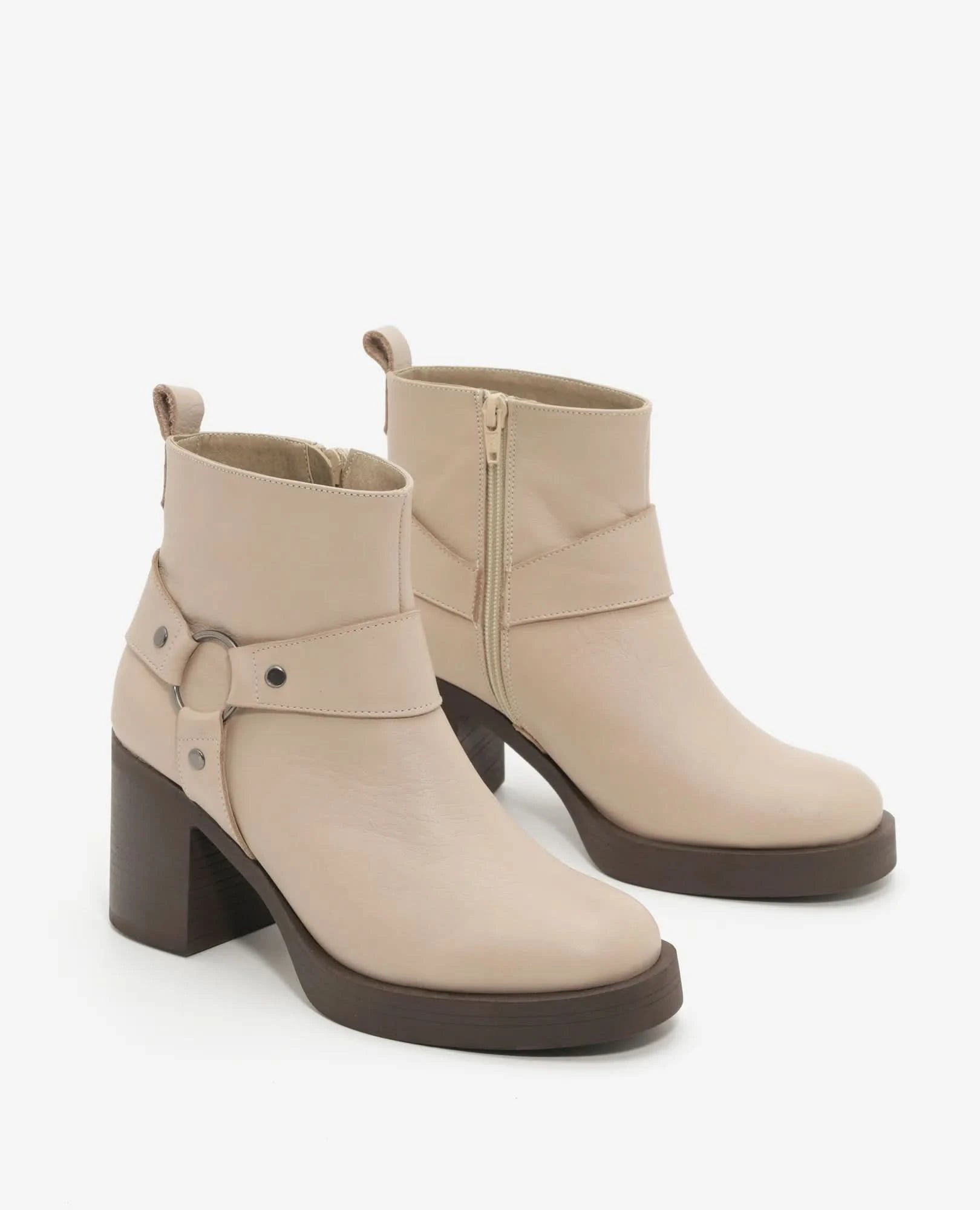 מגפוני עקב מעור דגם רז | מגפונים לנשים בחנויות ובאתר בי יוניק