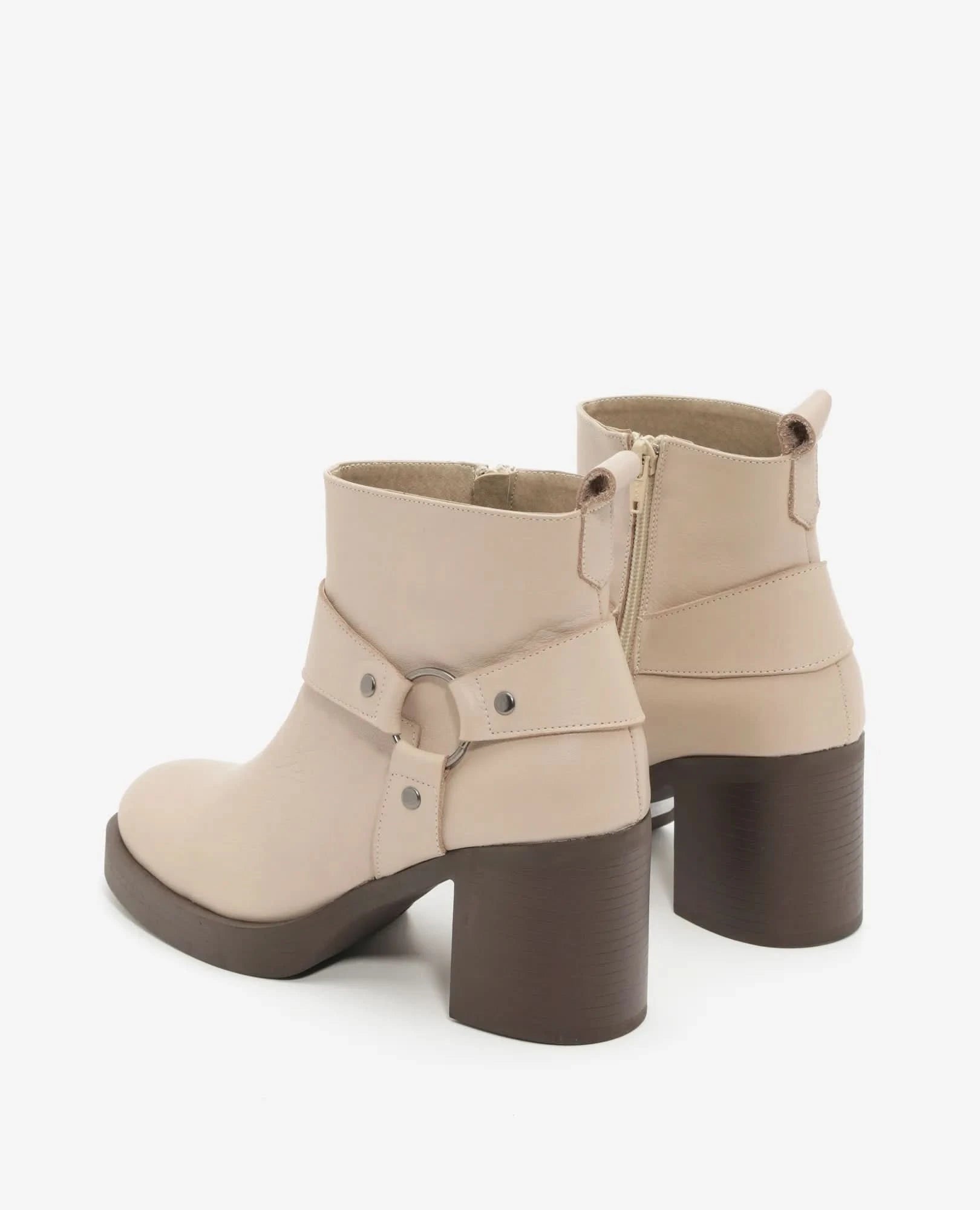 מגפוני עקב מעור דגם רז | מגפונים לנשים בחנויות ובאתר בי יוניק