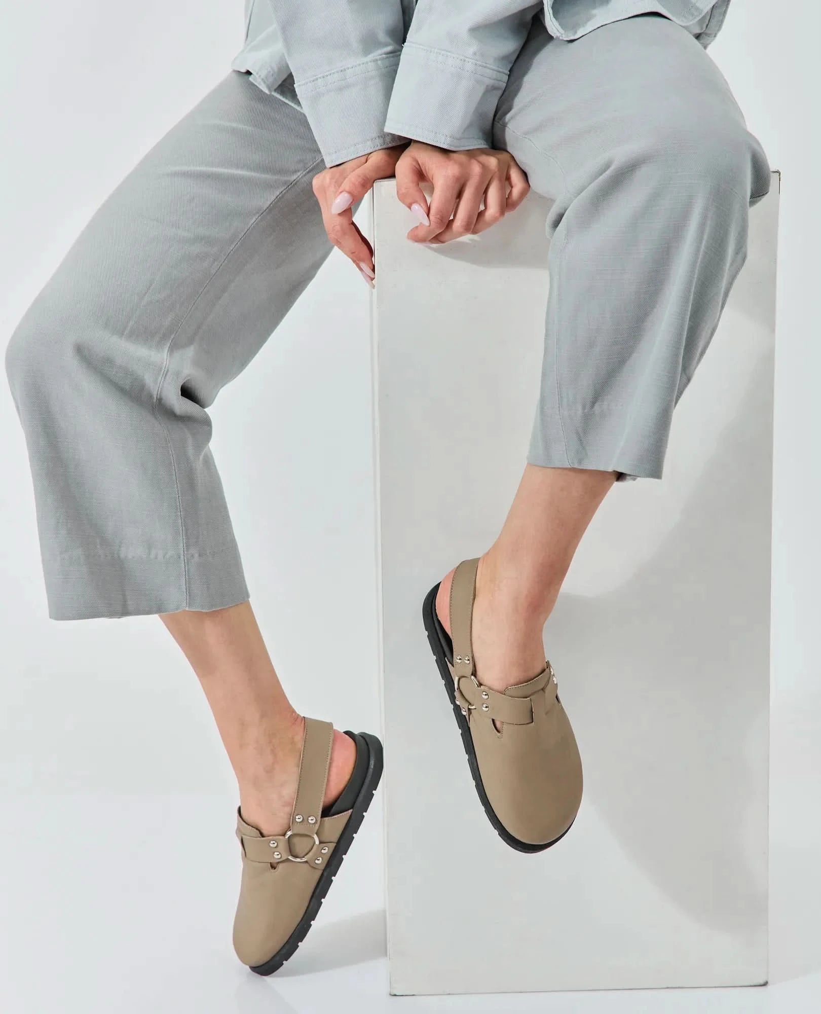 כפכפים סגורים - ג'יה - B Unique - כפכפים