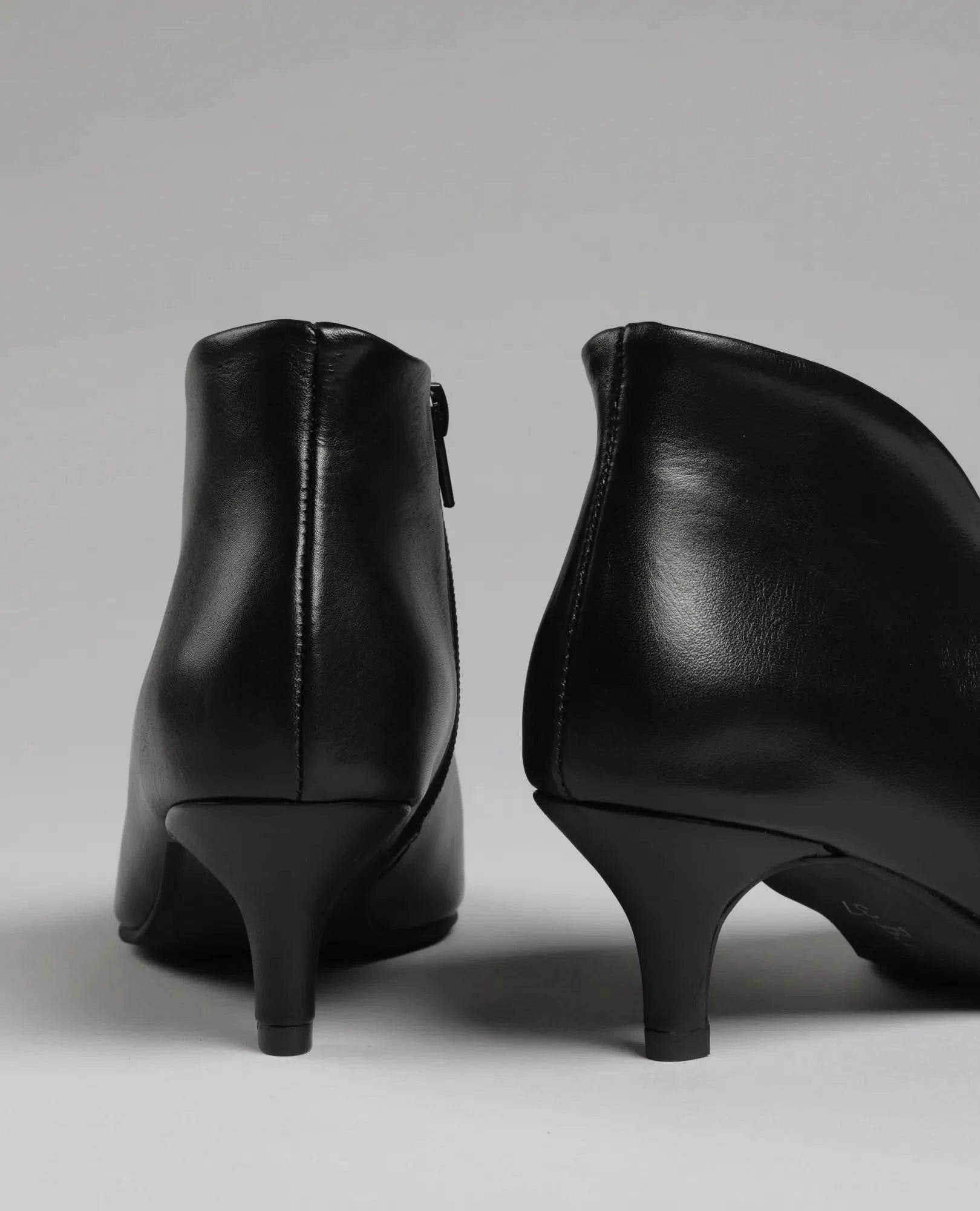 מגפוני עקב - מירי - B Unique - מגפונים