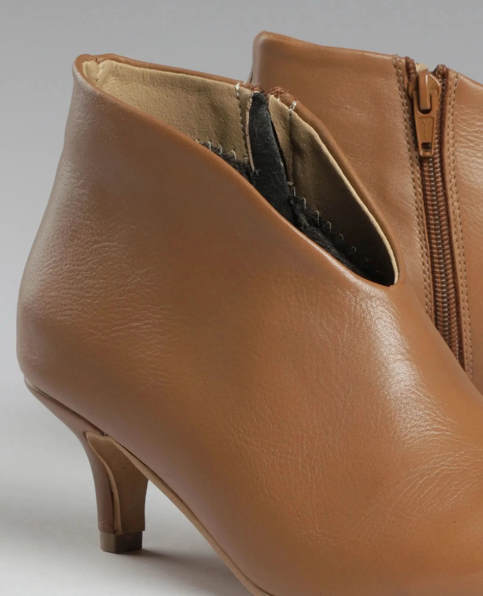 מגפוני עקב - מירי - B Unique - מגפונים