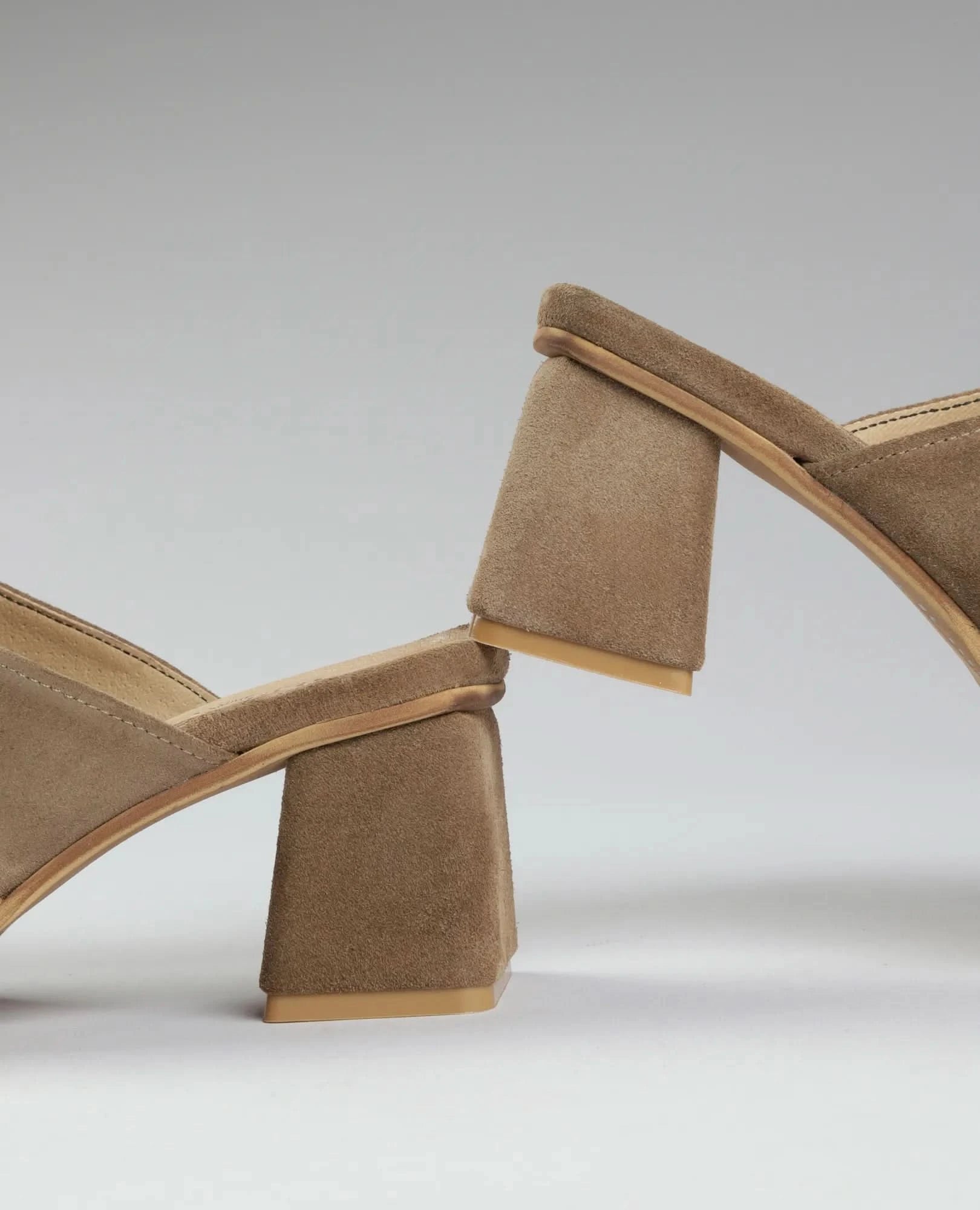 כפכפי עקב - שלי - B Unique - כפכפי עקב