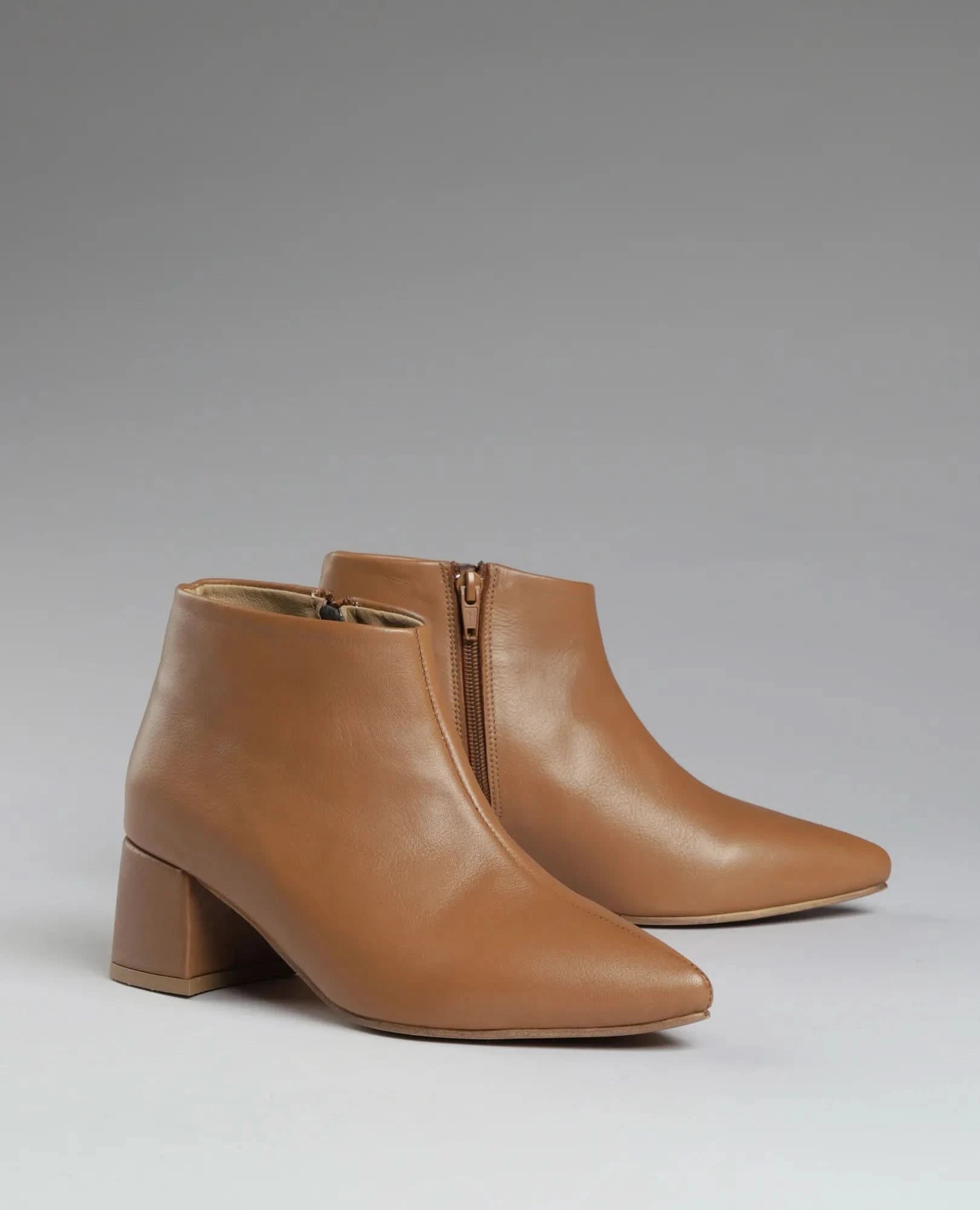 מגפוני עקב - רומי - B Unique - מגפונים