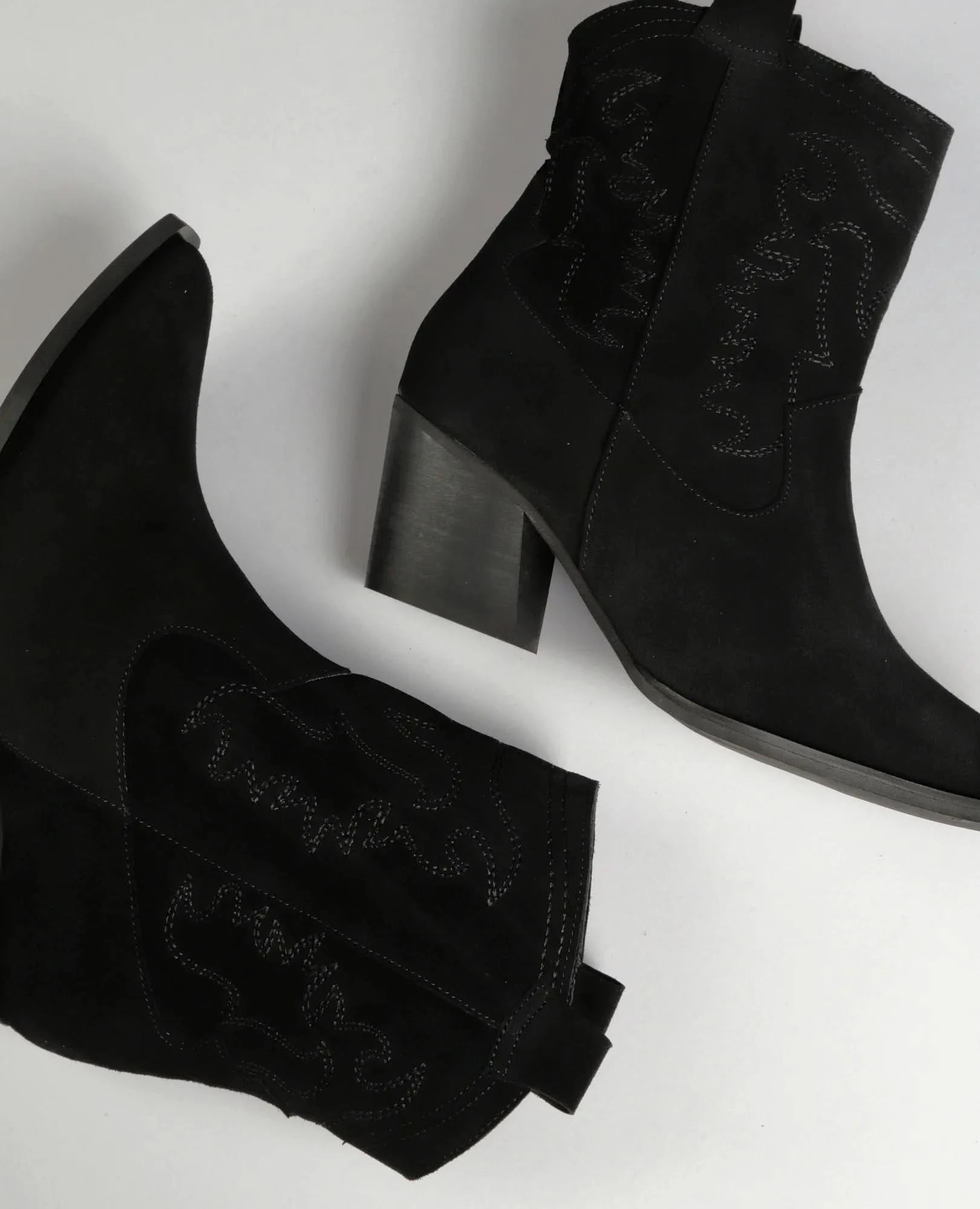 מגפוני בוקרים - נרקיס - B Unique - מגפונים