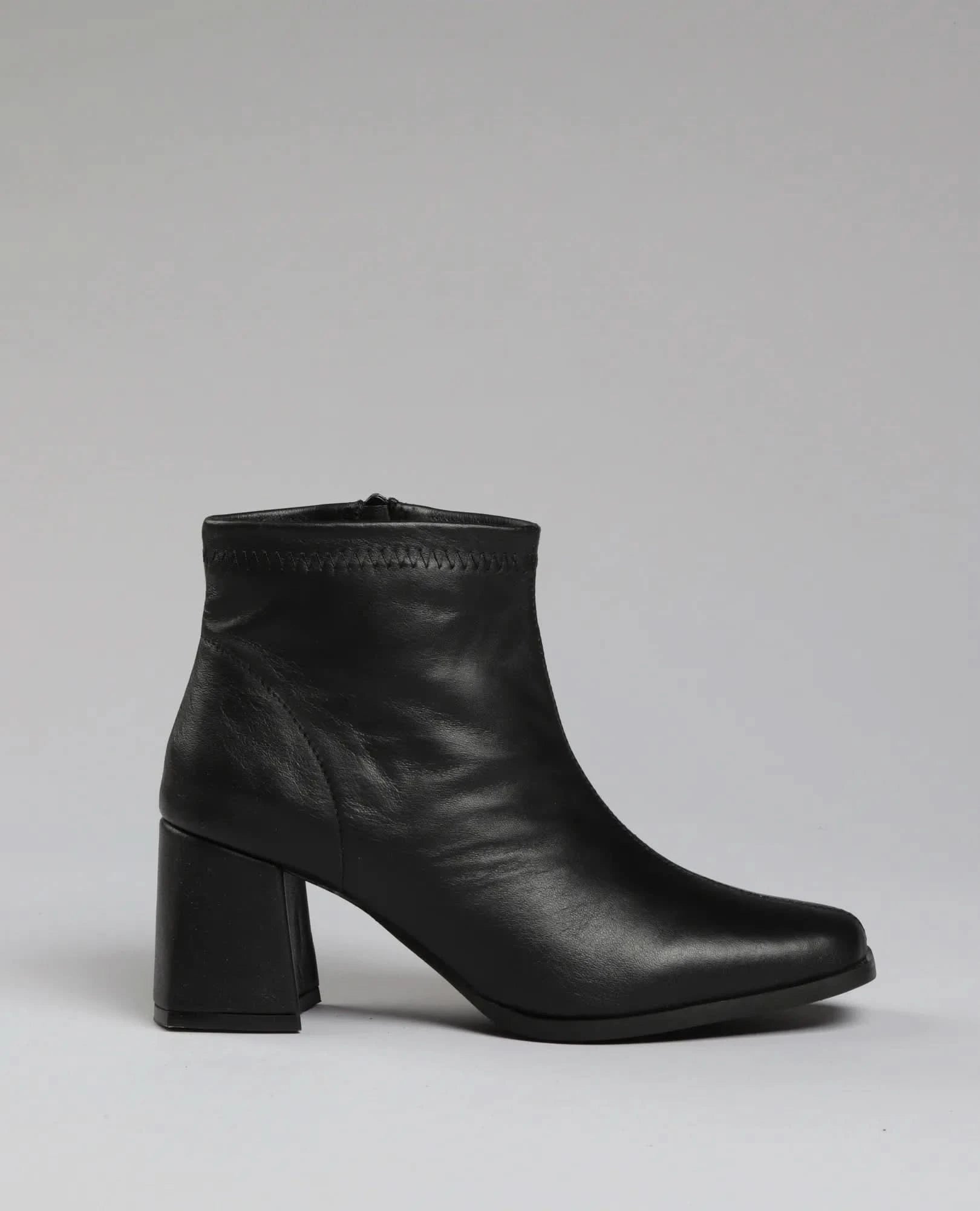 מגפוני עקב - רונה לי - B Unique - מגפונים