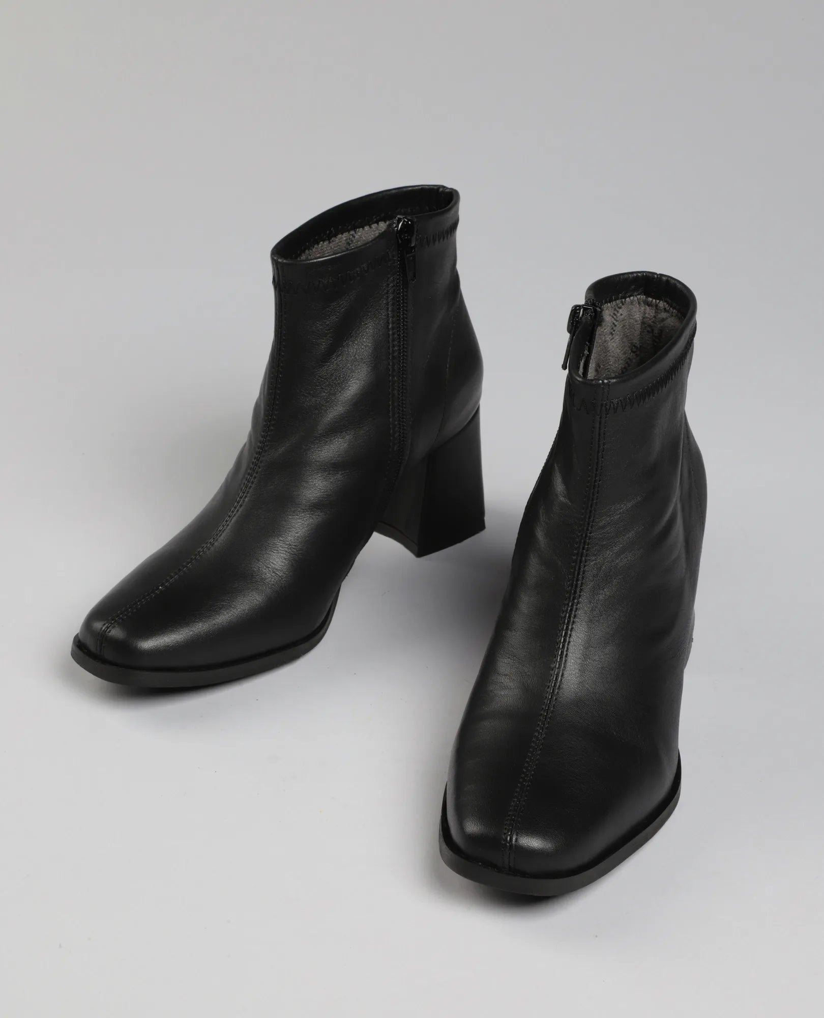 מגפוני עקב - רונה לי - B Unique - מגפונים