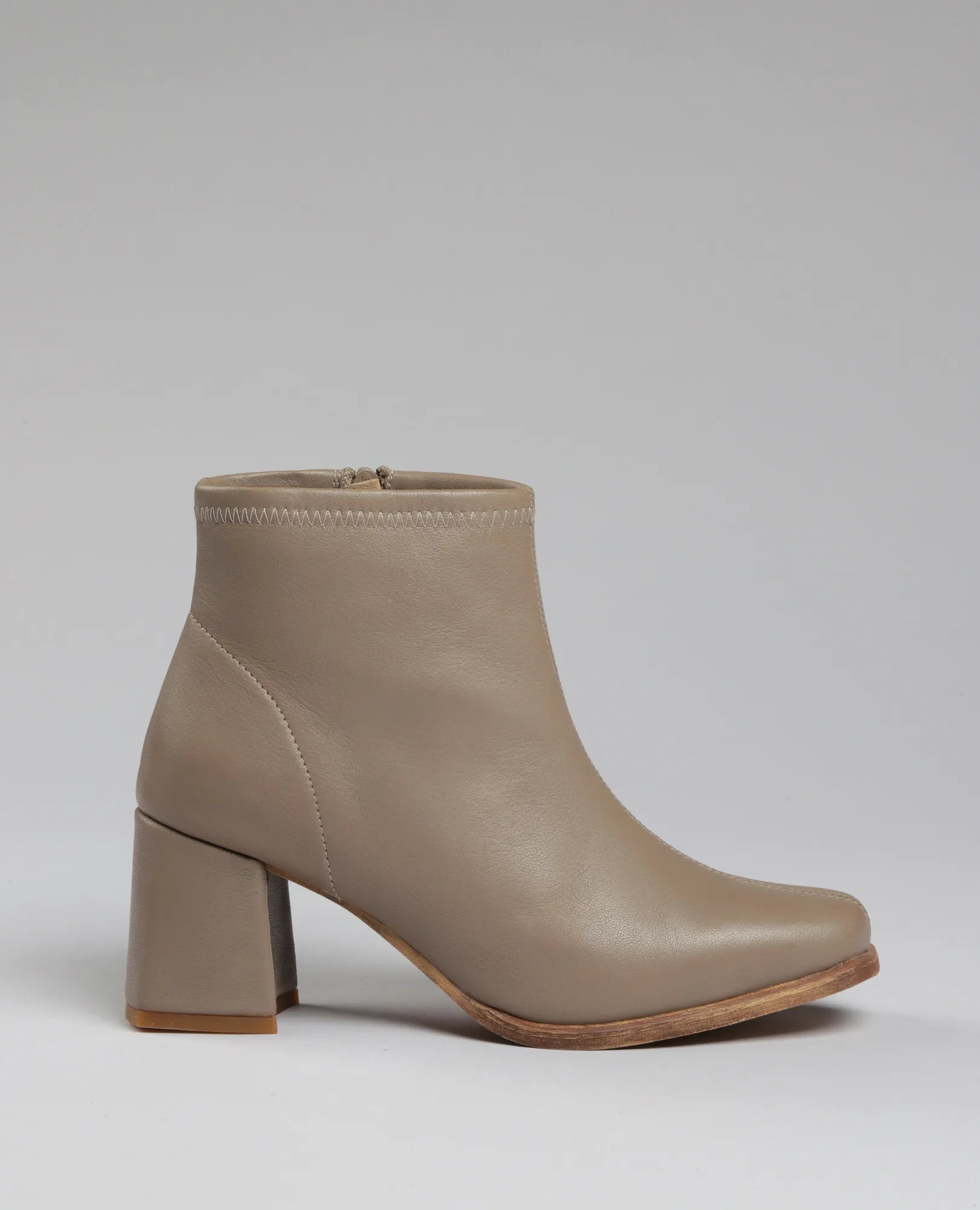 מגפוני עקב - רונה לי - B Unique - מגפונים