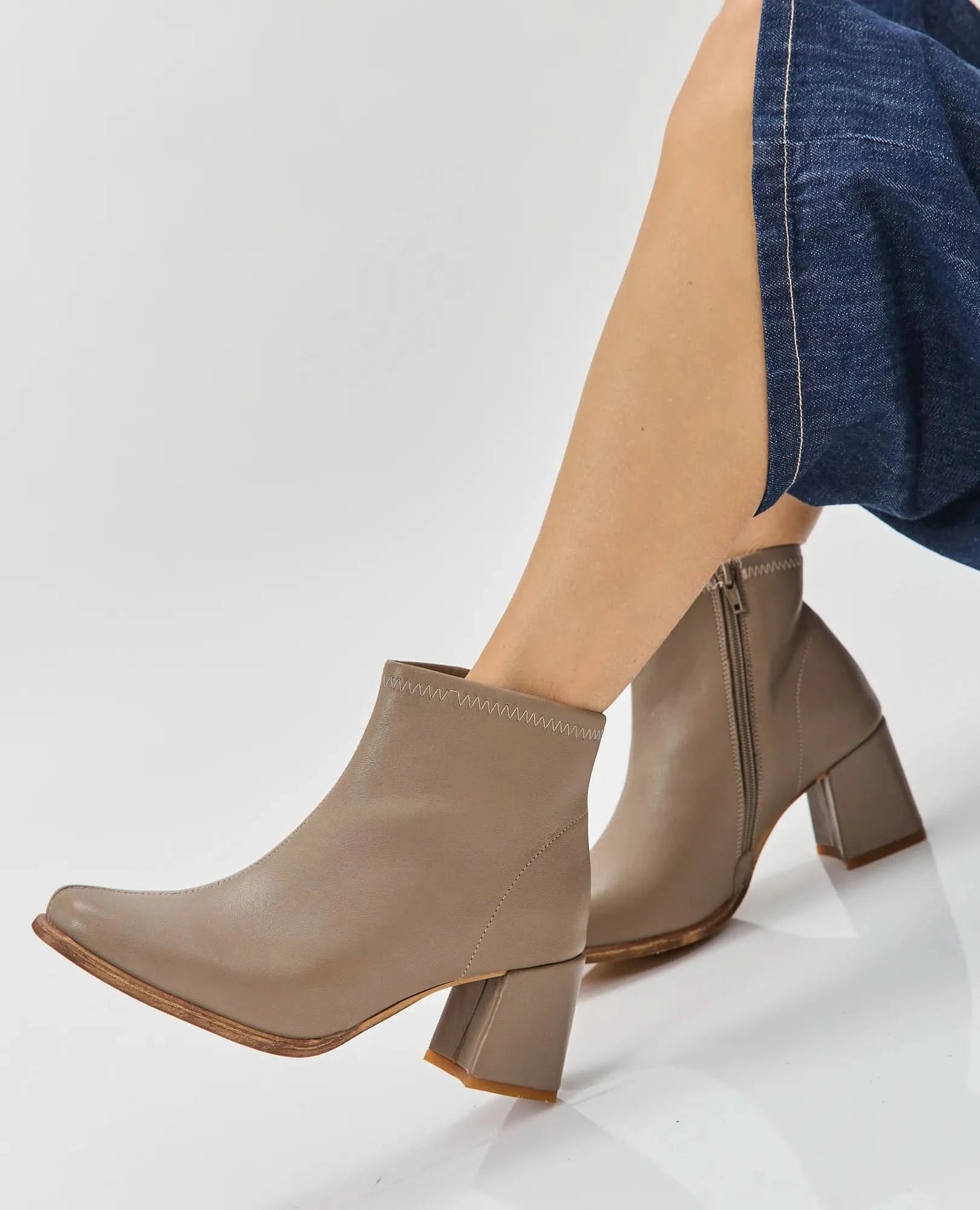 מגפוני עקב - רונה לי - B Unique - מגפונים