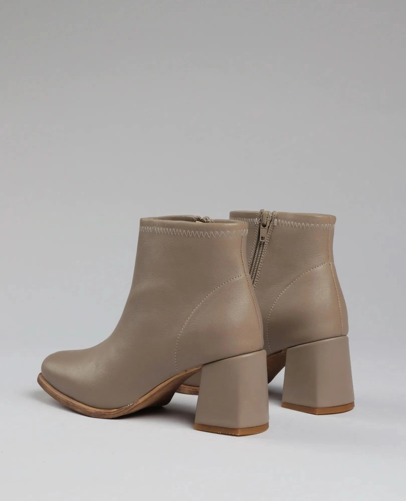 מגפוני עקב - רונה לי - B Unique - מגפונים