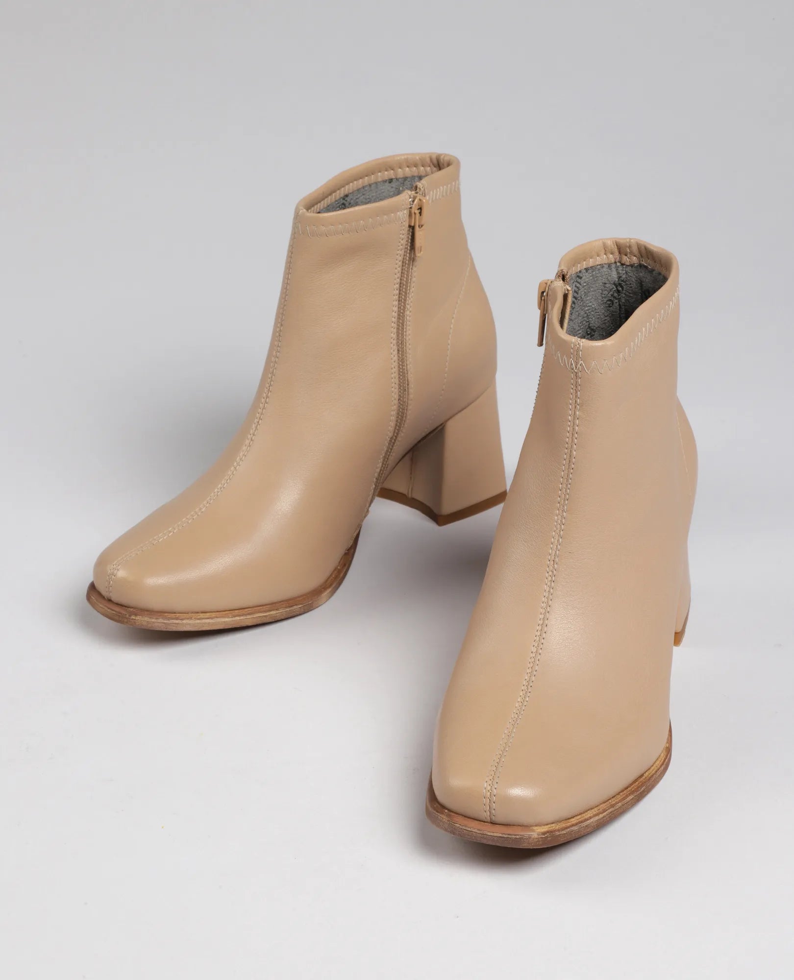 מגפוני עקב - רונה לי - B Unique - מגפונים