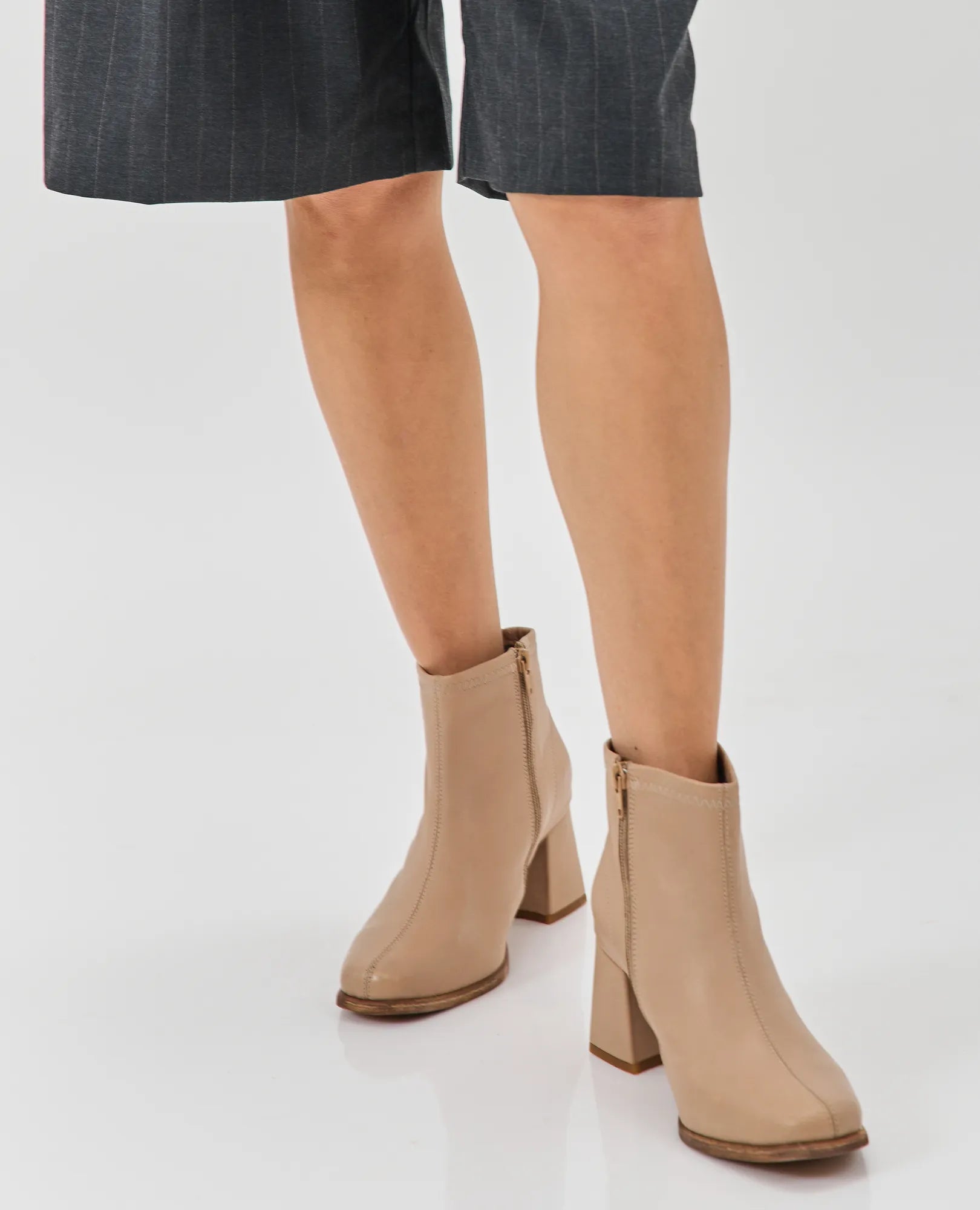 מגפוני עקב - רונה לי - B Unique - מגפונים