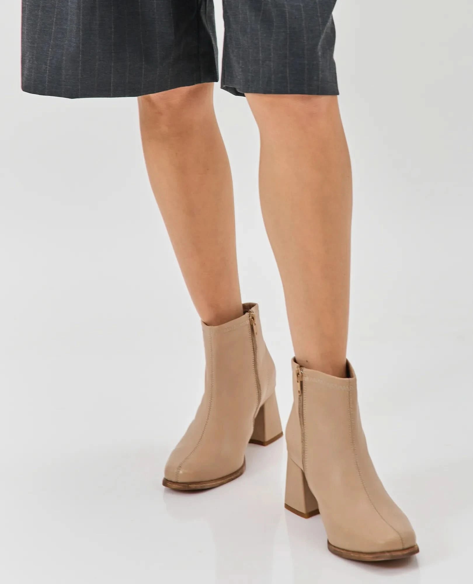 מגפוני עקב - רונה לי - B Unique - מגפונים