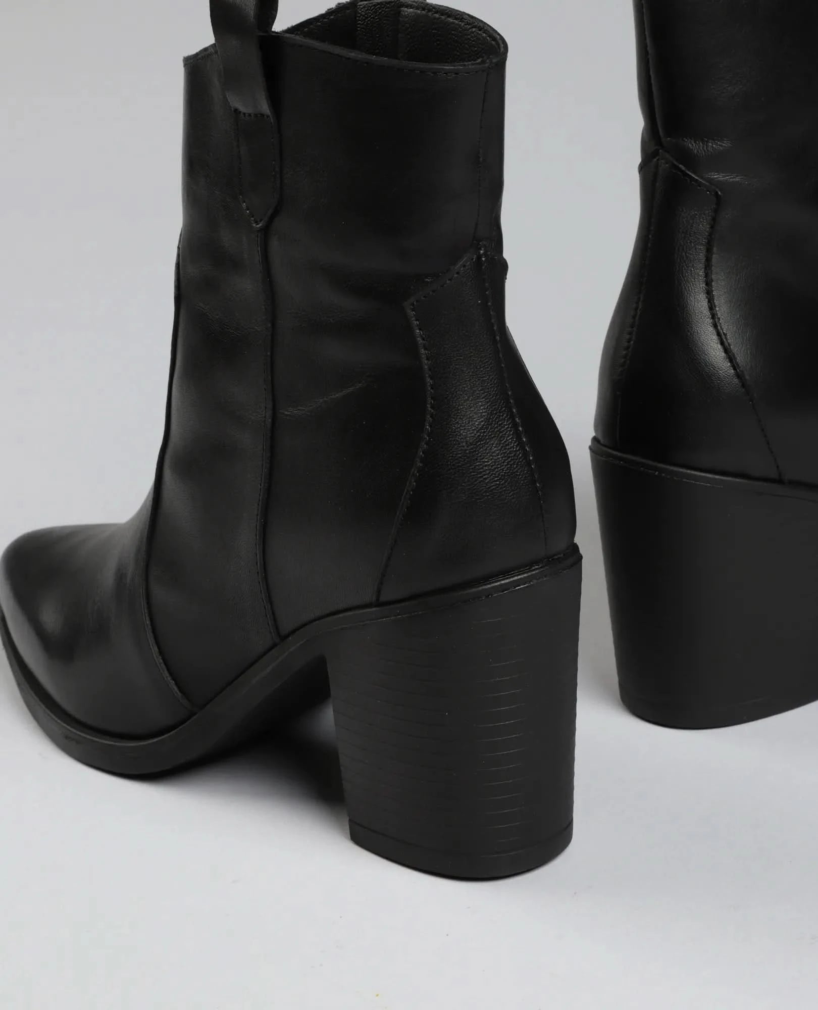 מגפוני עקב - מרי קייט - B Unique - מגפונים