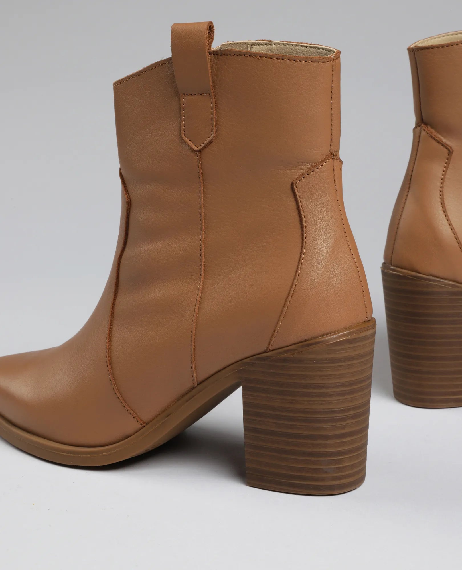 מגפוני עקב - מרי קייט - B Unique - מגפונים