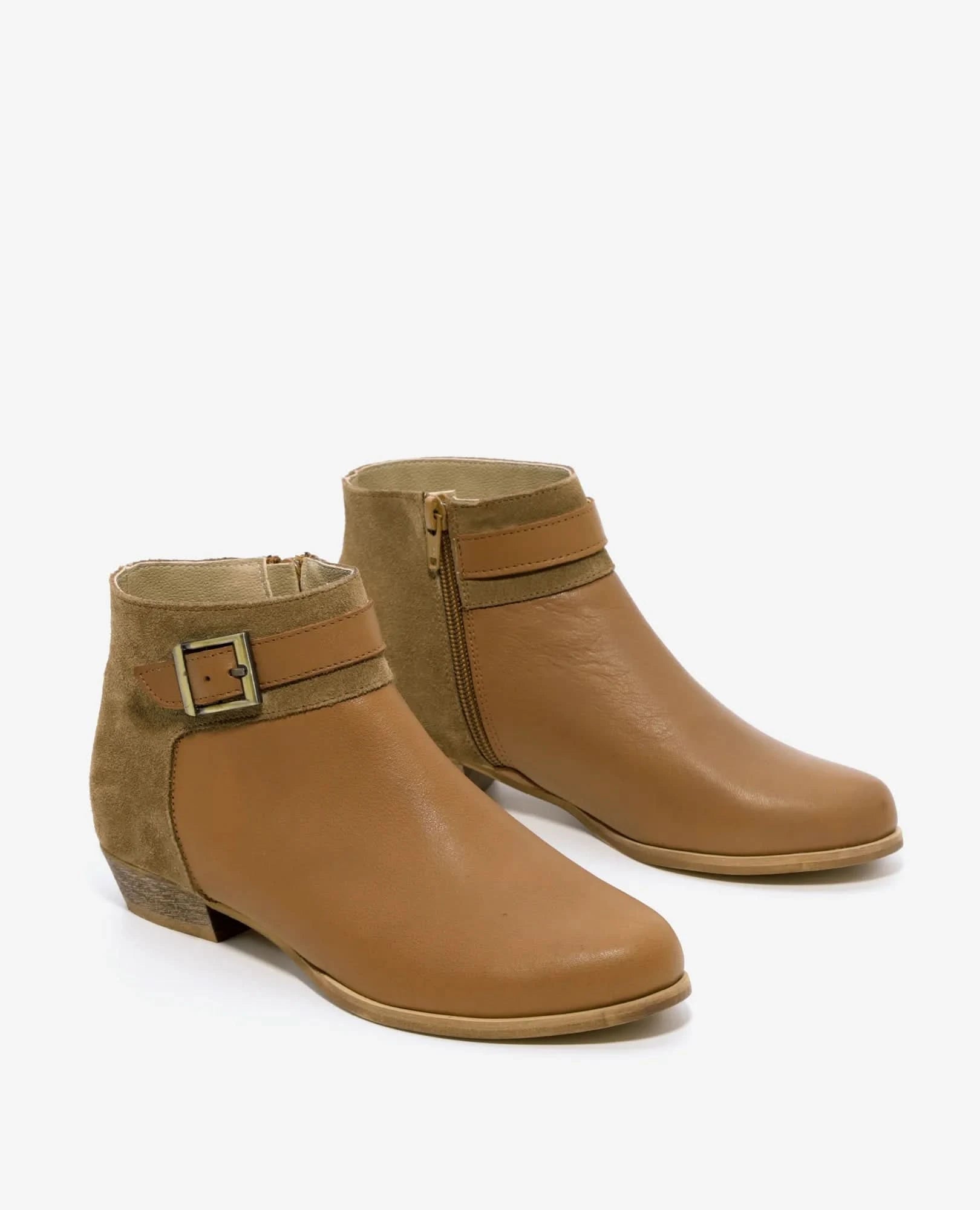 מגפונים קז'ואליים - ניקול