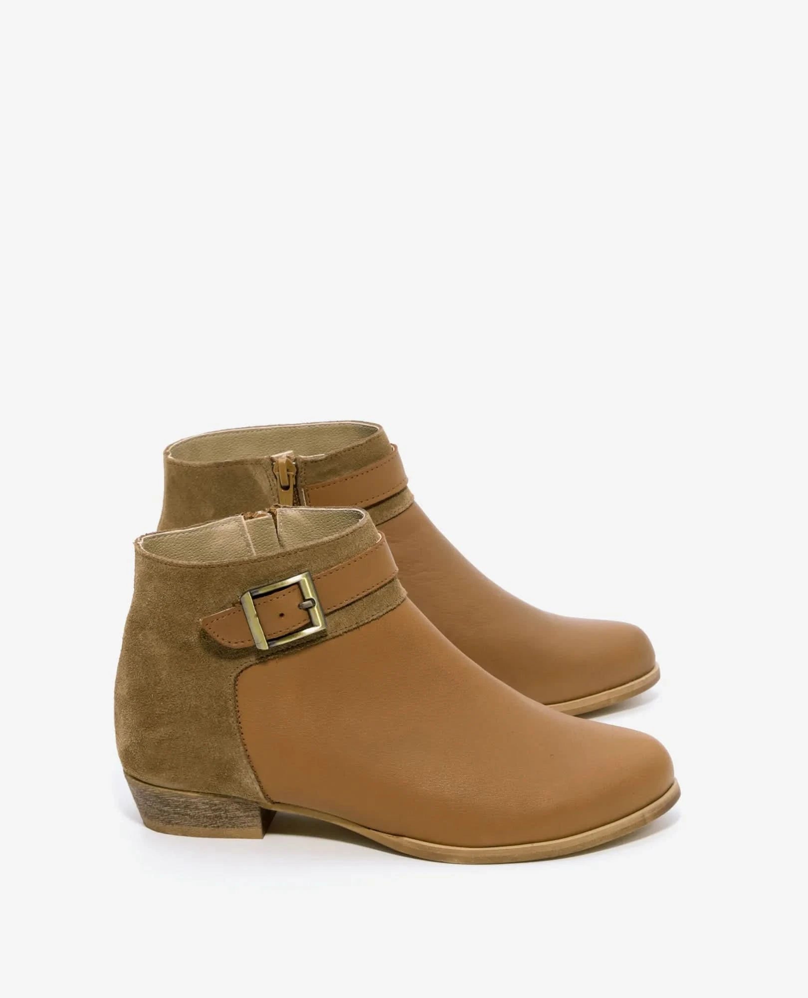 מגפונים קז'ואליים - ניקול