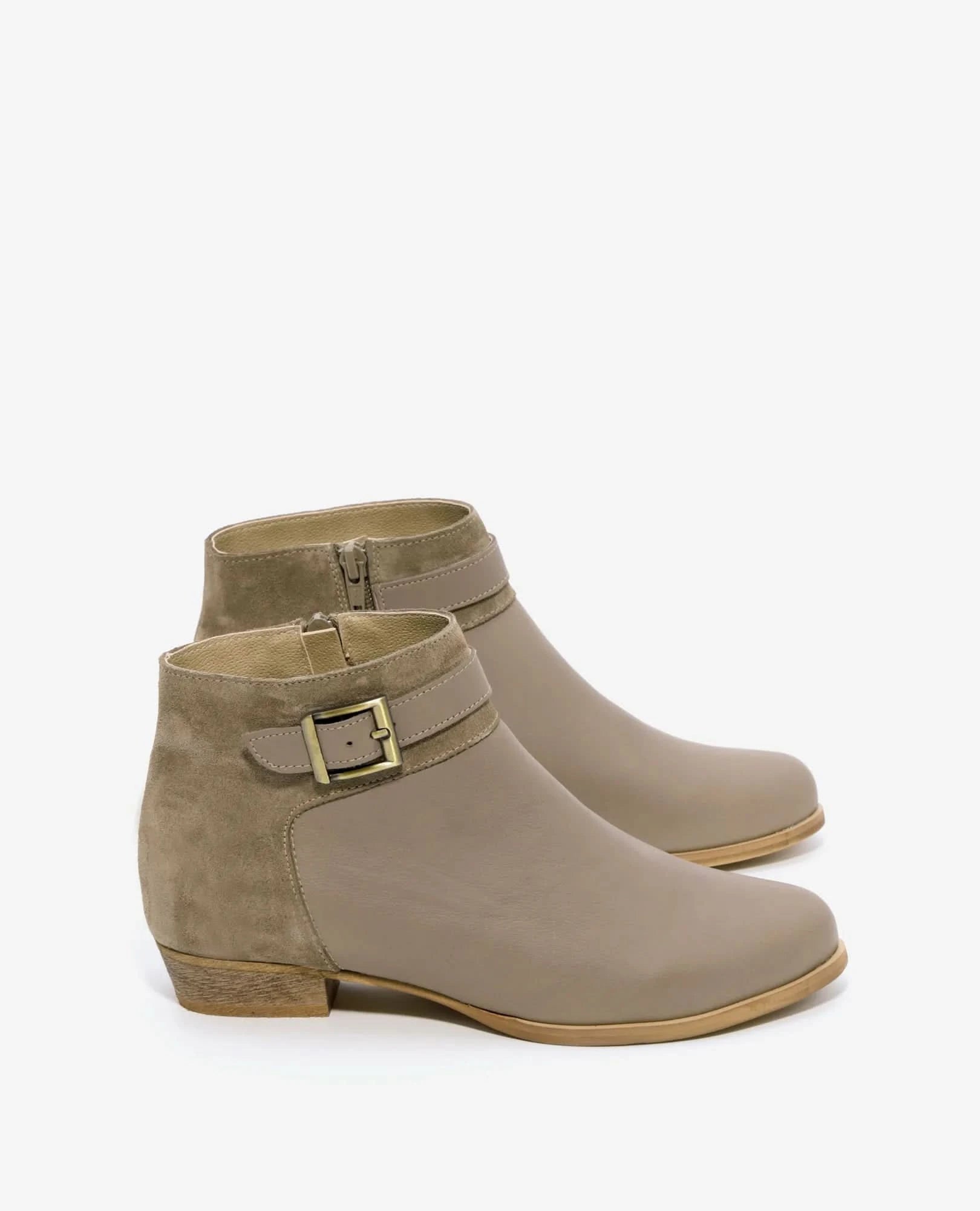 מגפונים קז'ואליים - ניקול