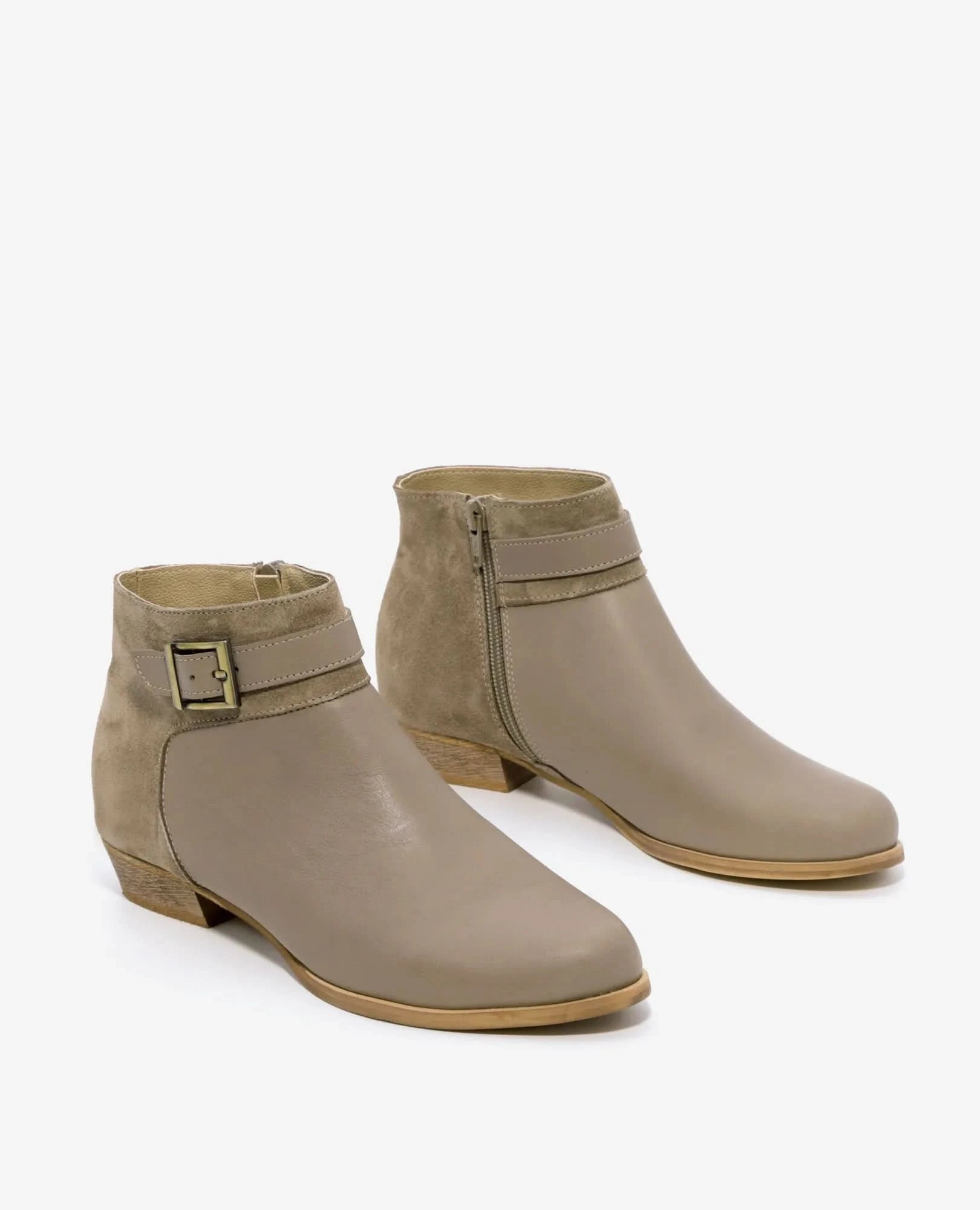 מגפונים קז'ואליים - ניקול