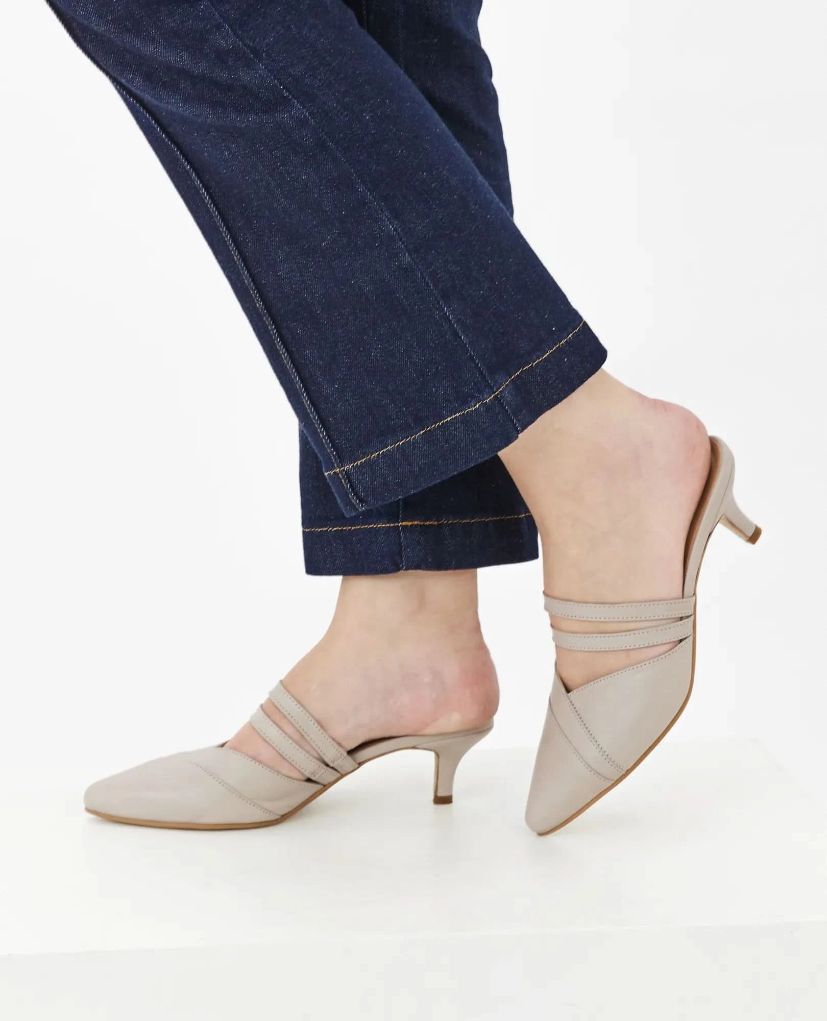 כפכפי עקב אלגנטיים- קדם