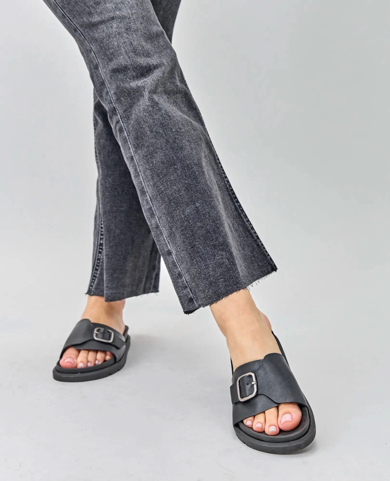 כפכפים שטוחים - אלמה - B Unique