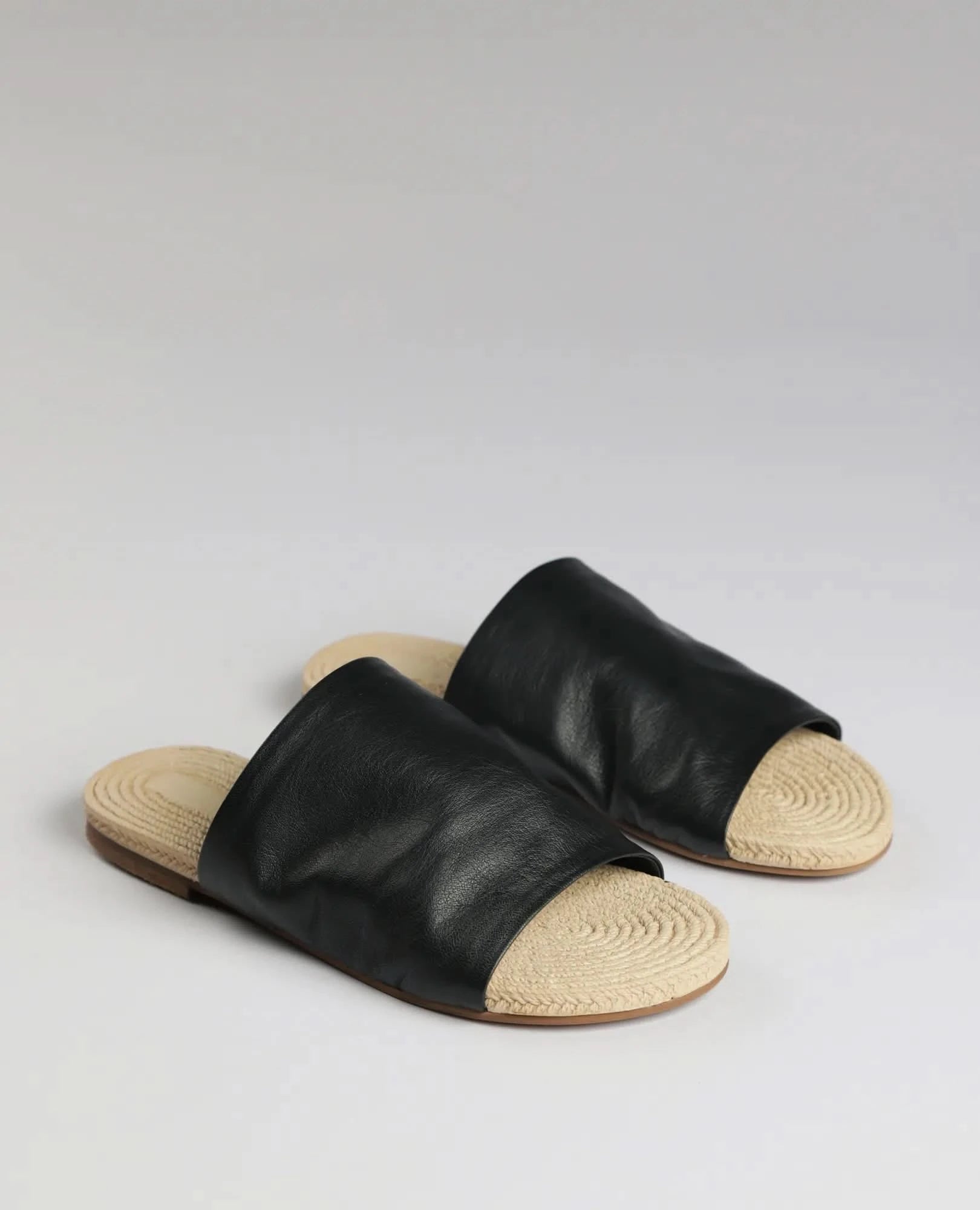 כפכפים שטוחים - טריניטי - B Unique