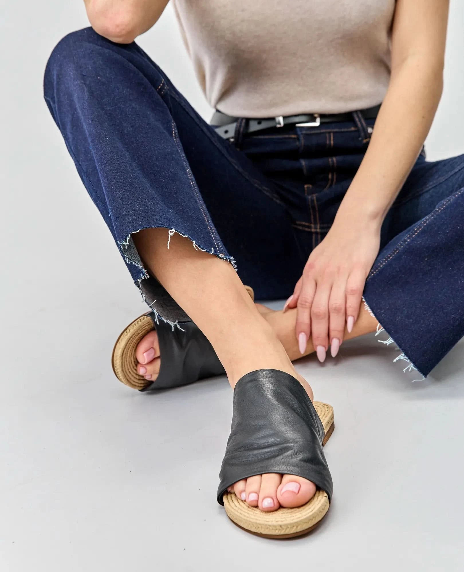 כפכפים שטוחים - טריניטי - B Unique