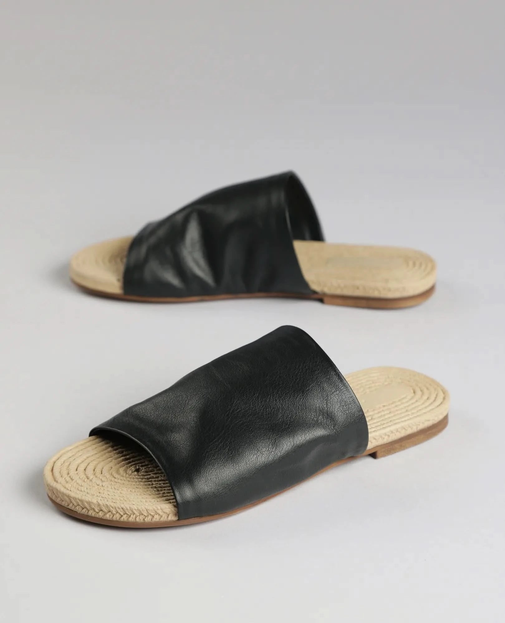 כפכפים שטוחים - טריניטי - B Unique