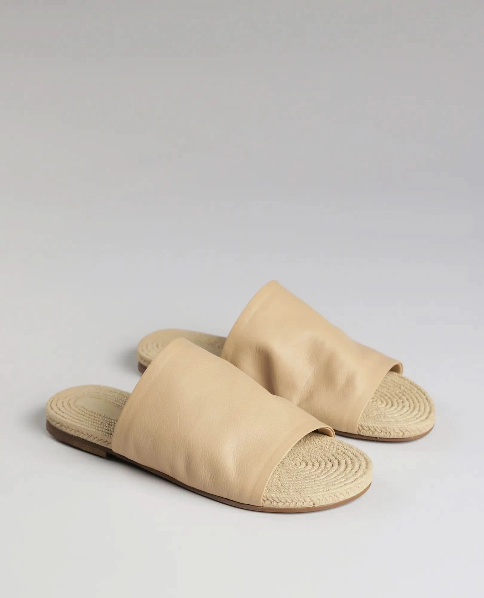 כפכפים שטוחים - טריניטי - B Unique