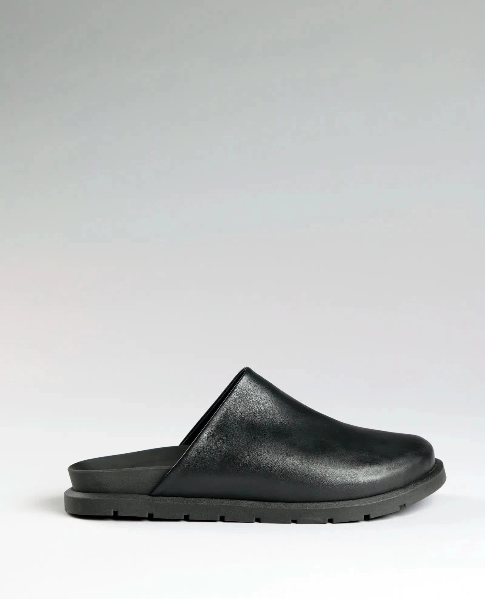 כפכפים סגורים - אלנור - B Unique