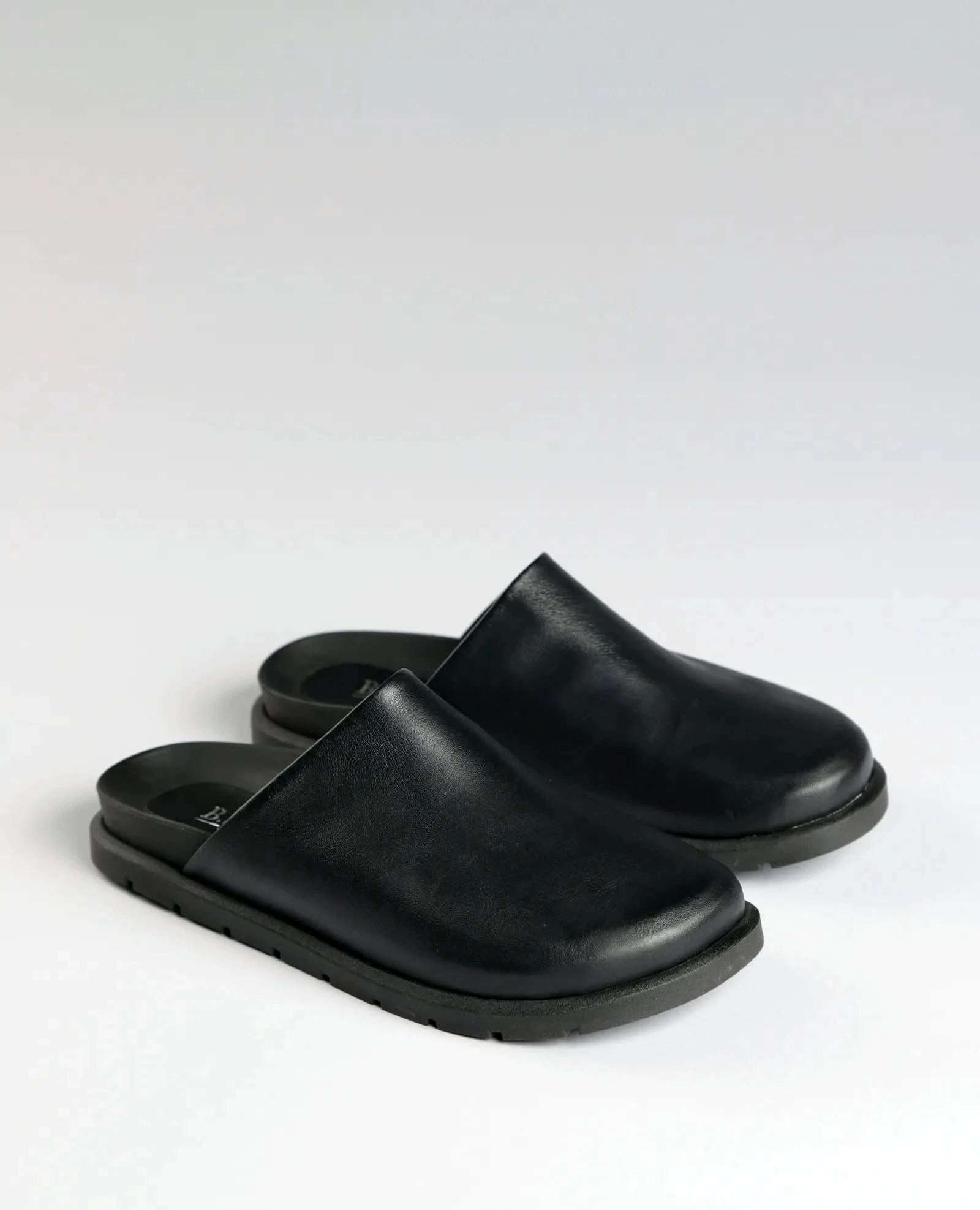 כפכפים סגורים - אלנור - B Unique