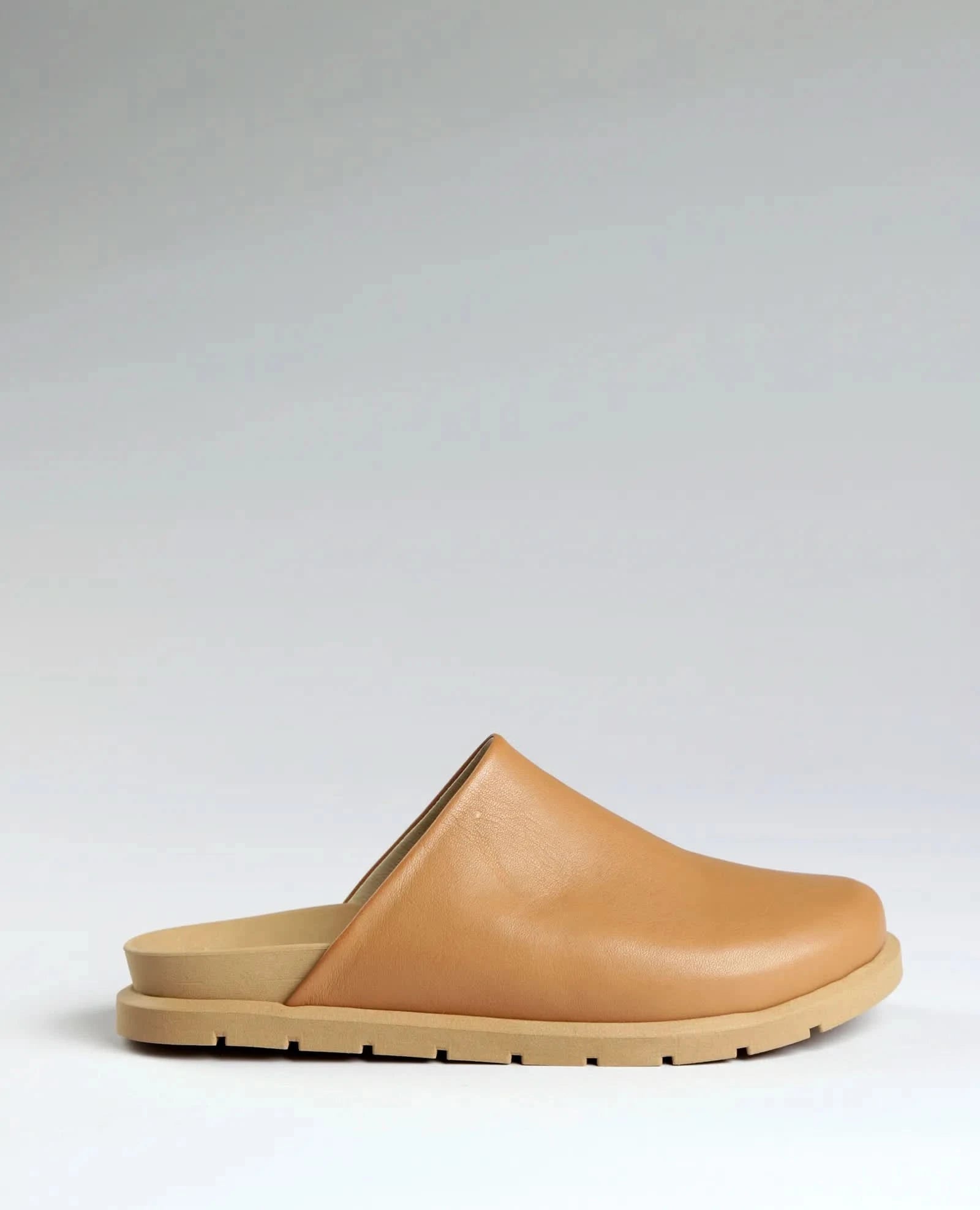 כפכפים סגורים - אלנור - B Unique