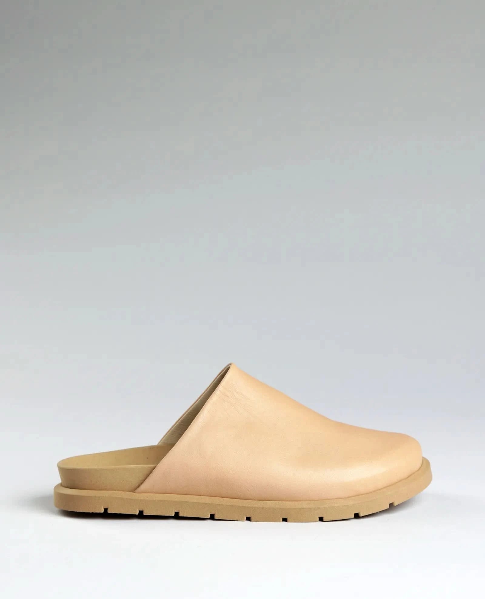 כפכפים סגורים - אלנור - B Unique