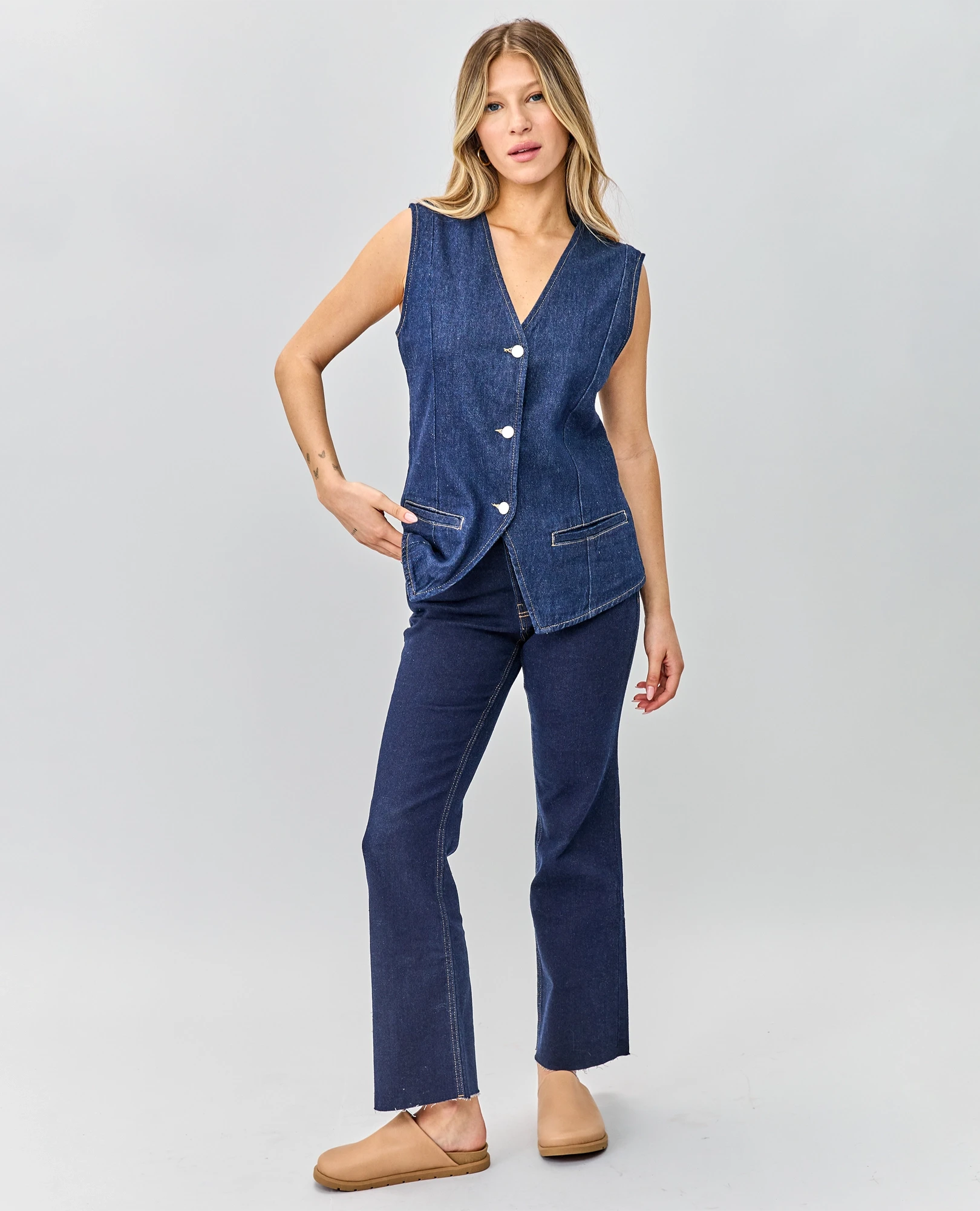 כפכפים סגורים - אלנור - B Unique