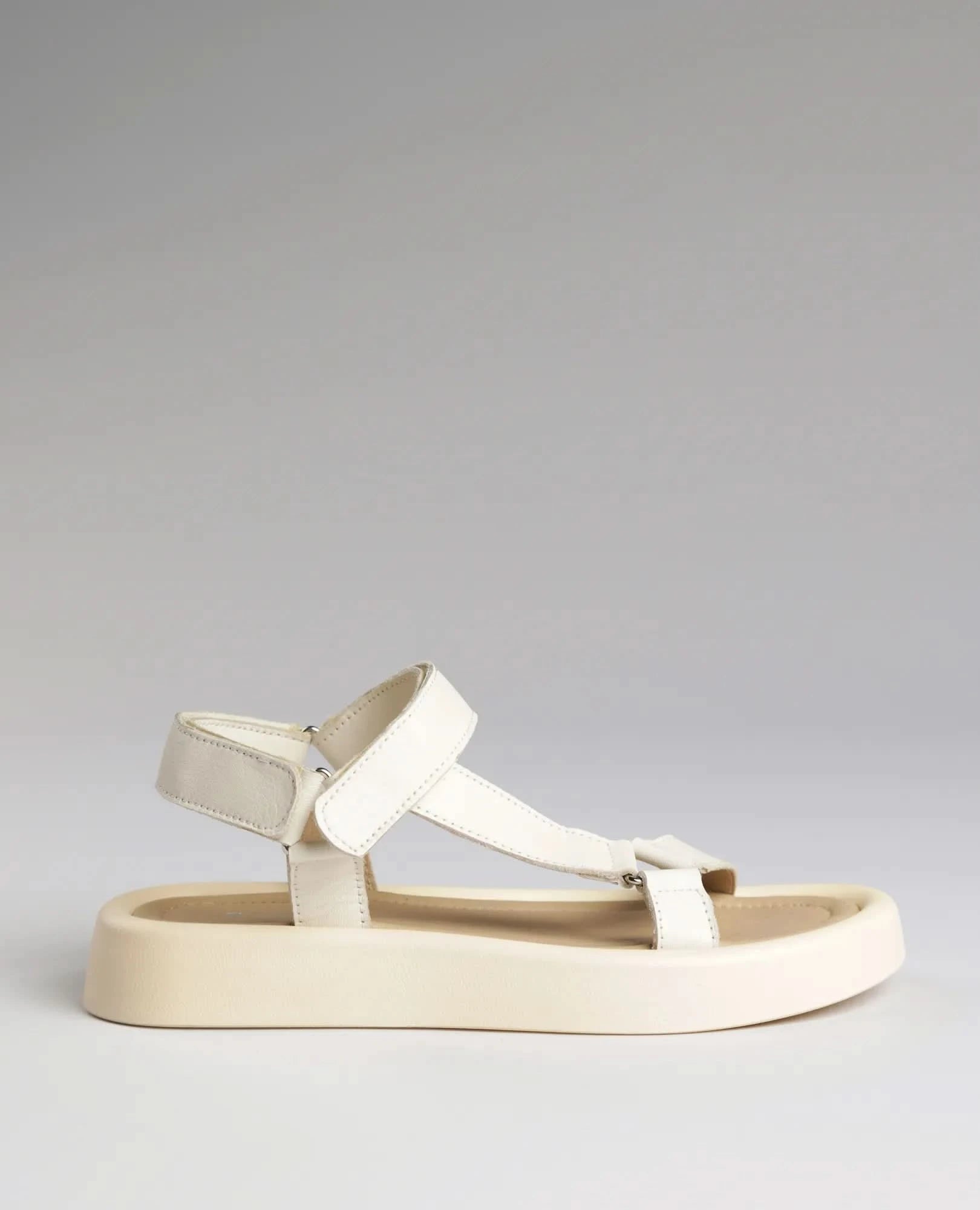 סנדלי פלטפומה - תיאה - B Unique